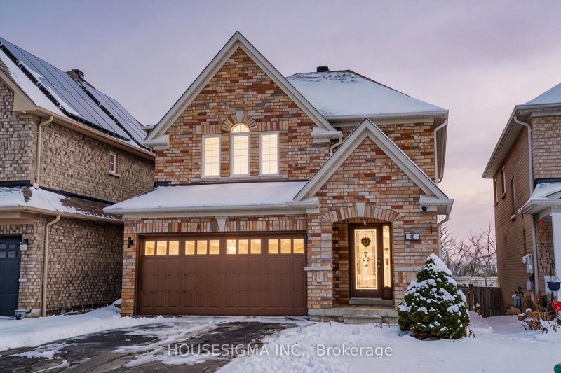 49 Mount Pleasant Ave, Whitby, L1N 0E1 | Image 3