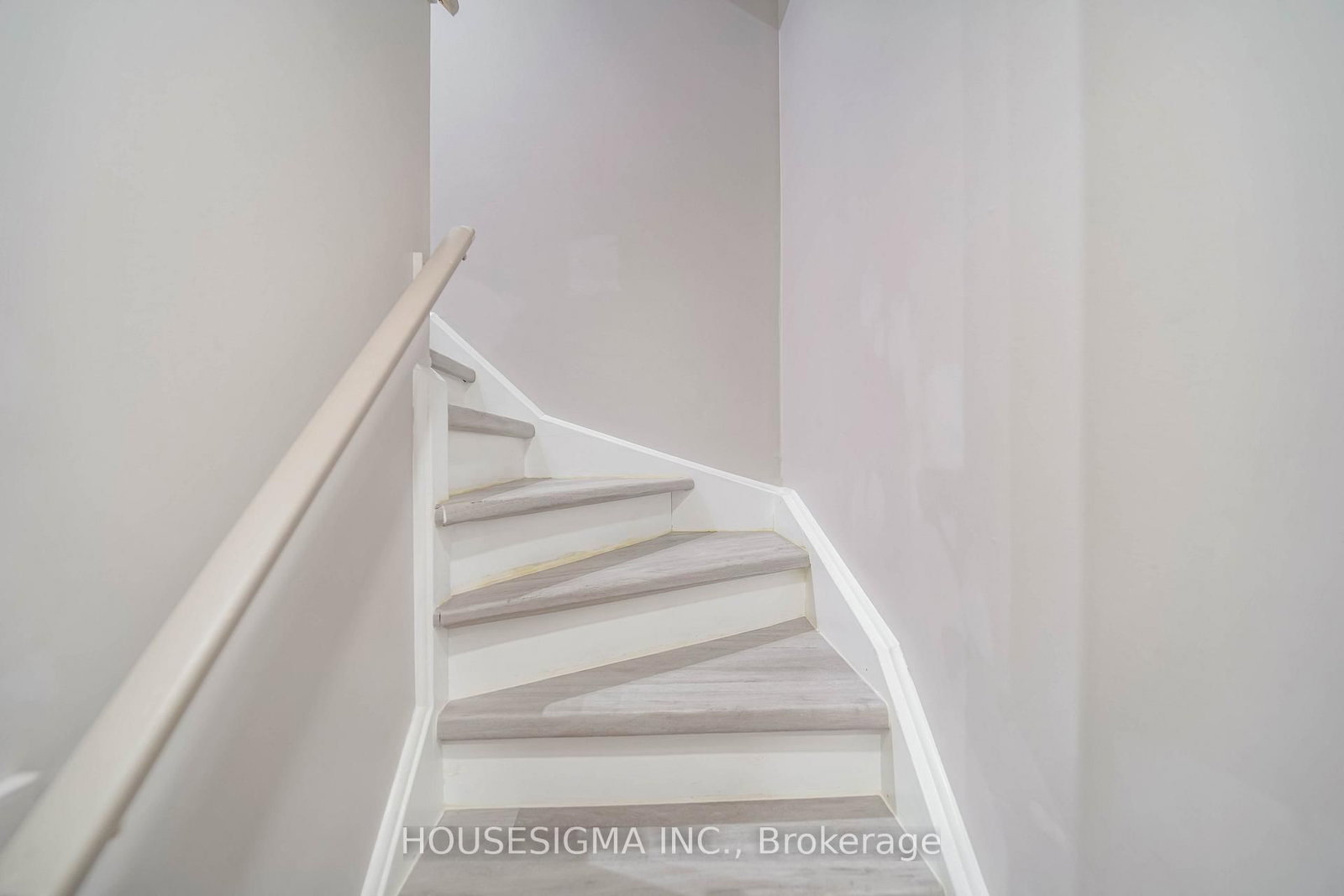 Detached House for sale at 49 Mount Pleasant Avenue, Whitby, Ontario, L1N 0E1 - Blue Grass Meadows - MLS: E12895802