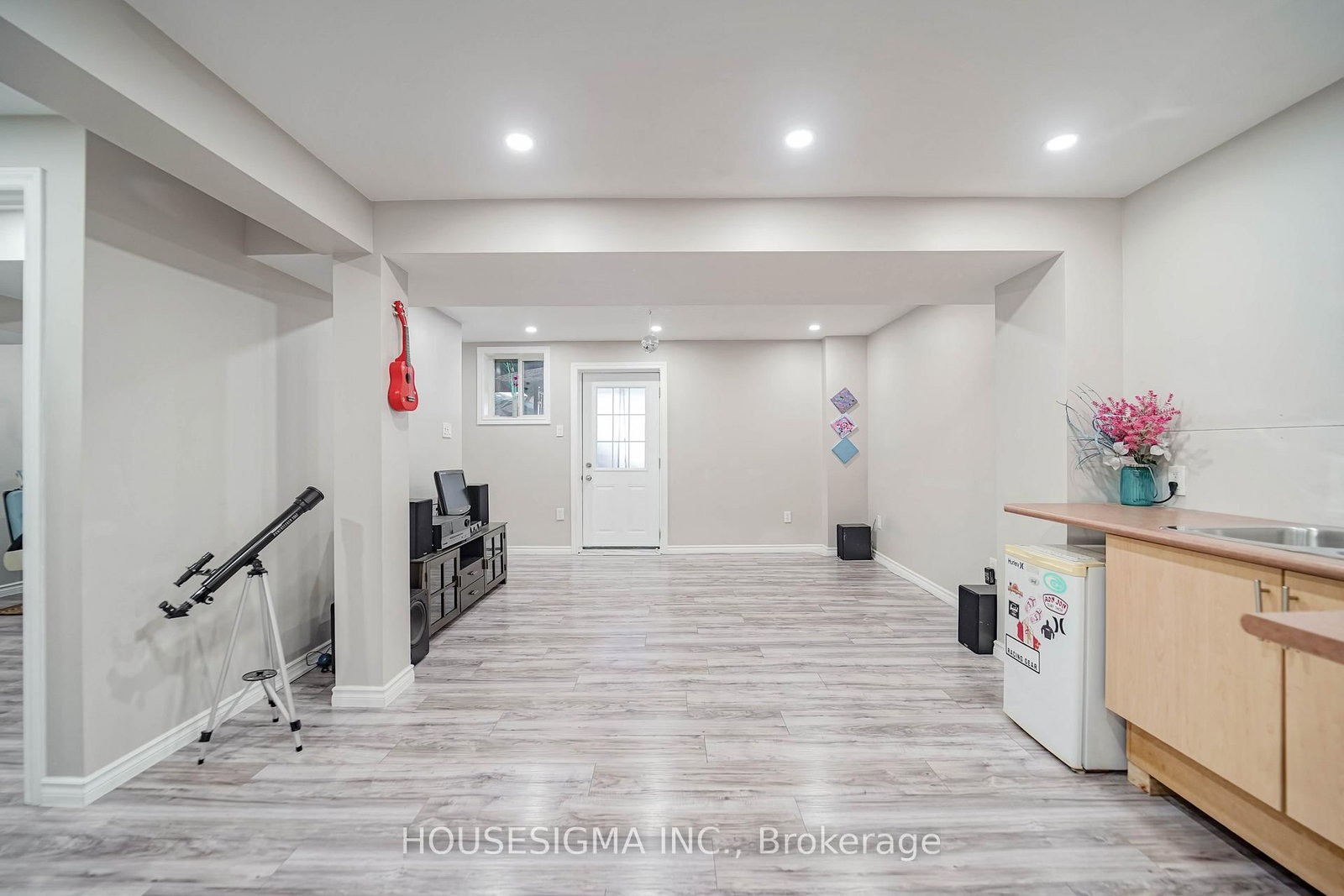 Detached House for sale at 49 Mount Pleasant Avenue, Whitby, Ontario, L1N 0E1 - Blue Grass Meadows - MLS: E12895802