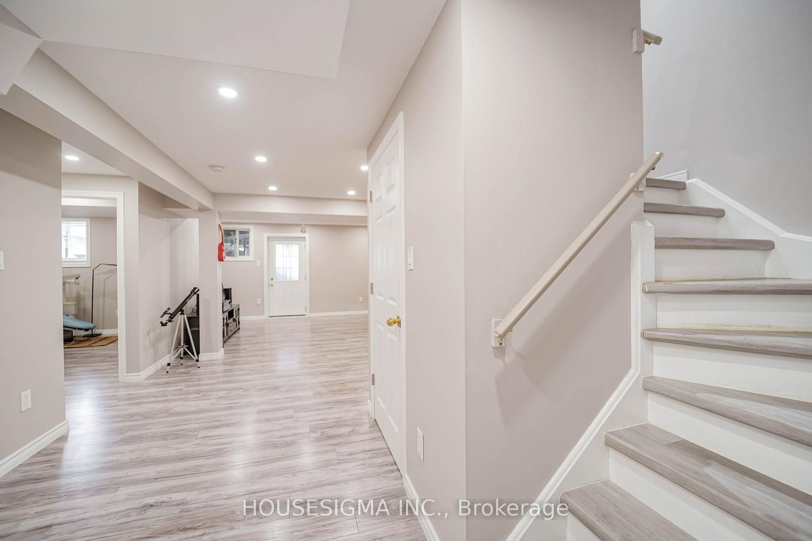 Detached House for sale at 49 Mount Pleasant Avenue, Whitby, Ontario, L1N 0E1 - Blue Grass Meadows - MLS: E12895802