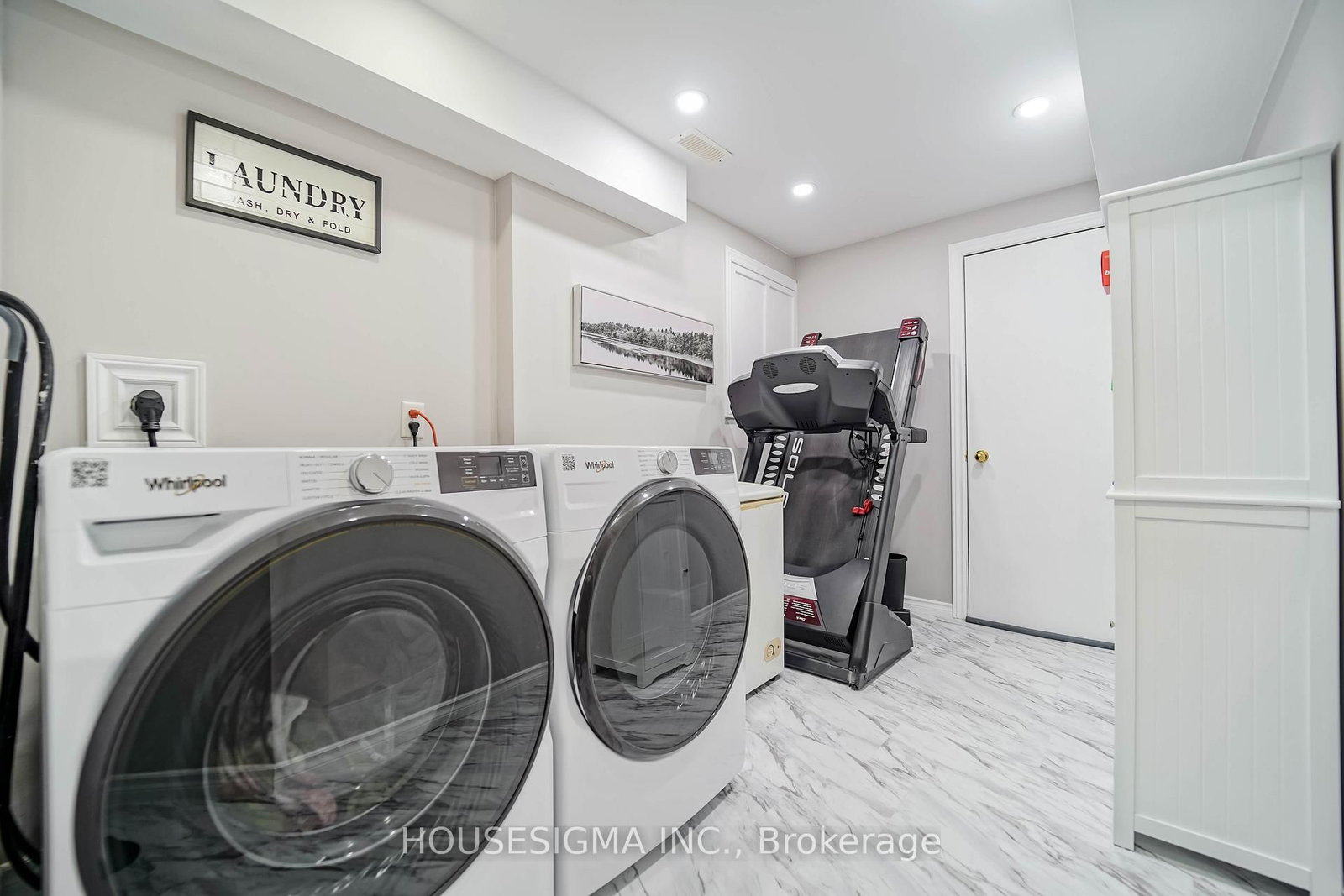 Detached House for sale at 49 Mount Pleasant Avenue, Whitby, Ontario, L1N 0E1 - Blue Grass Meadows - MLS: E12895802