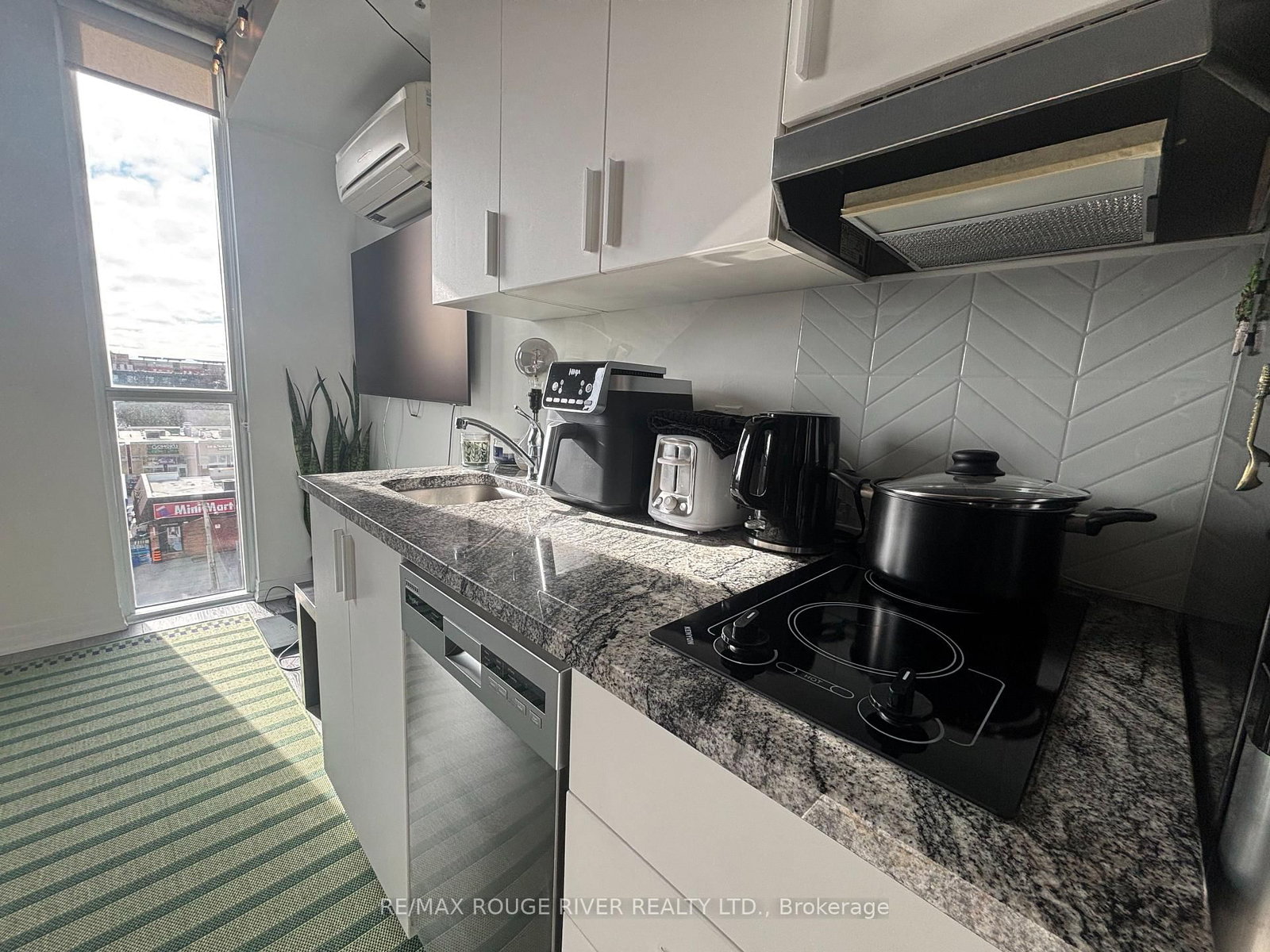 1900 Simcoe Street N, Unit 536 - Photo 24