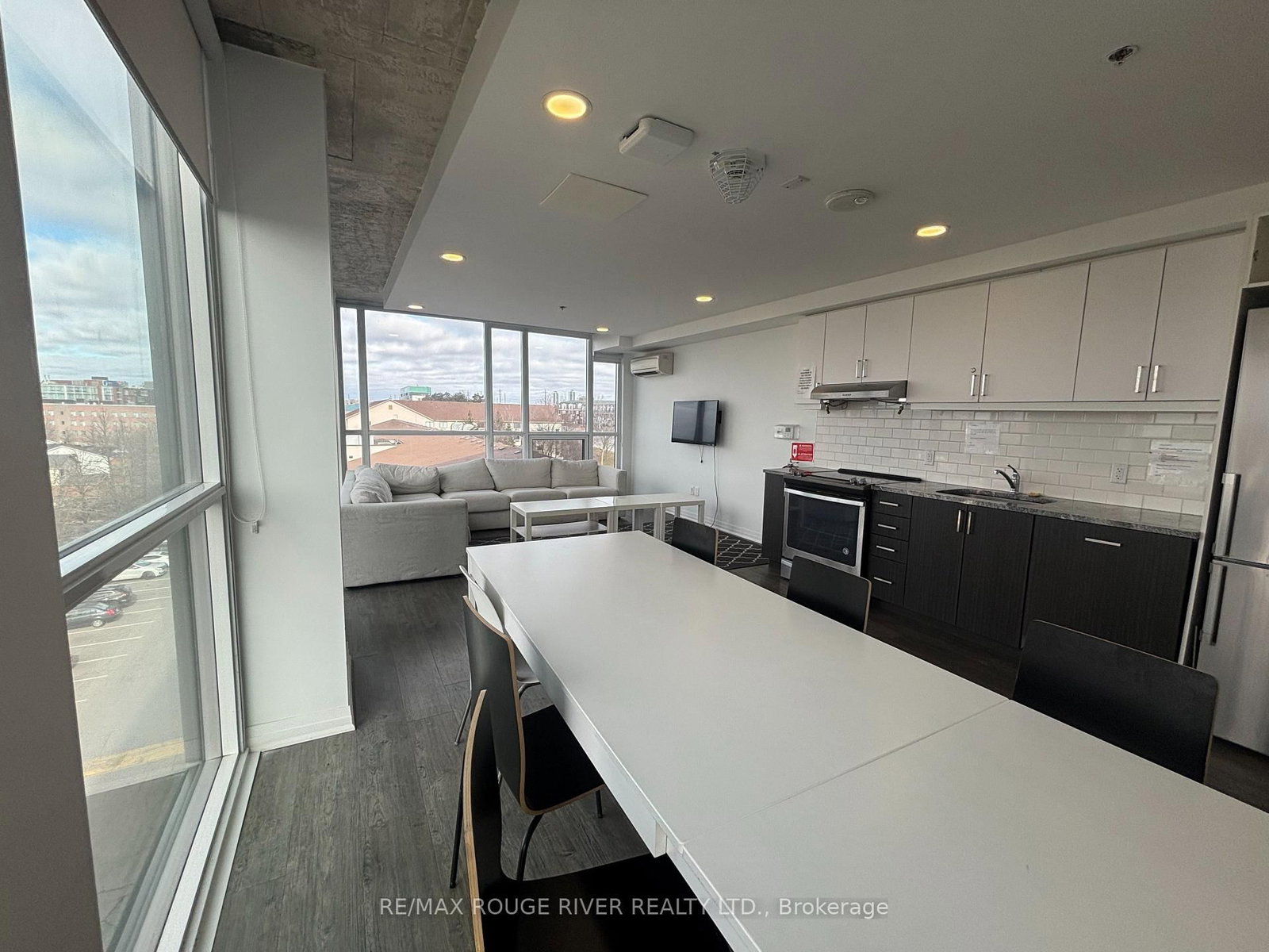 1900 Simcoe Street N, Unit 536 - Photo 28