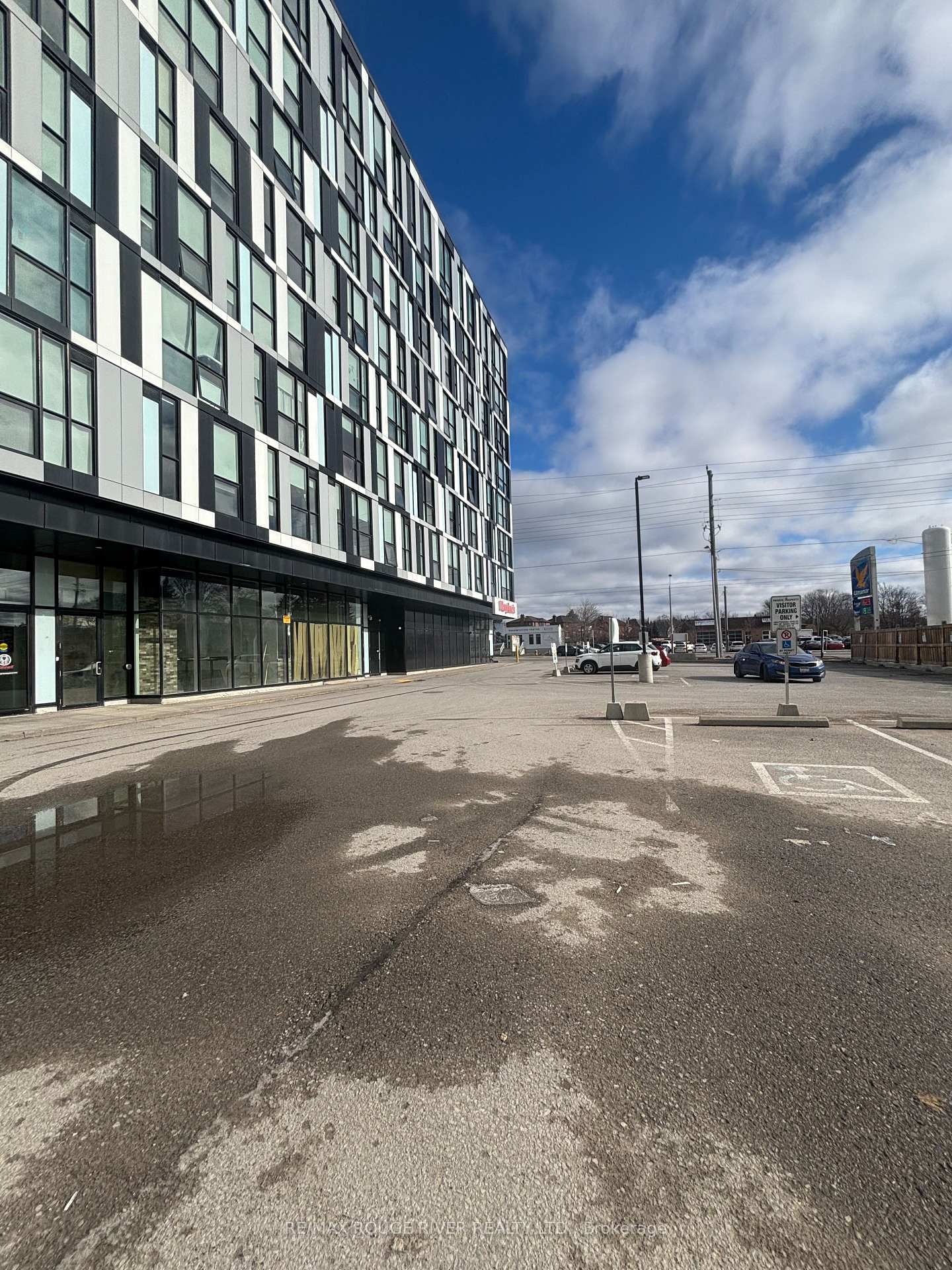 1900 Simcoe Street N, Unit 536 - Photo 32