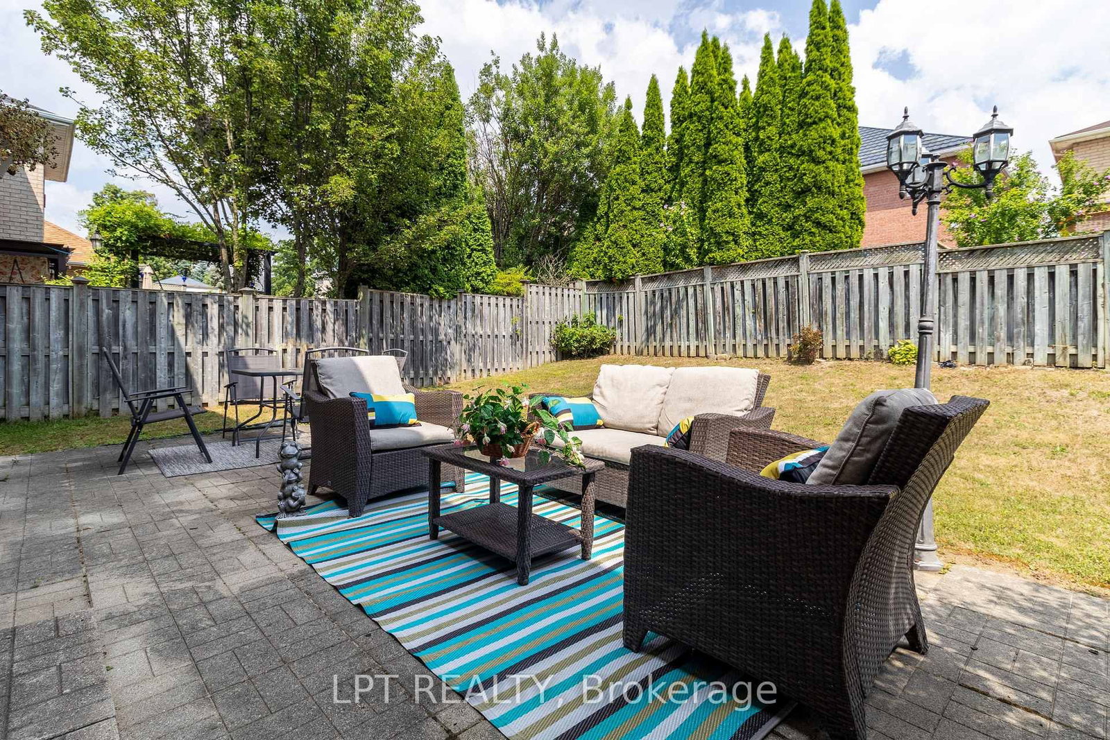 Detached House for sale at 1887 Fairport Road, Pickering, Ontario, L1V 1T5 - Dunbarton - MLS: E12896104