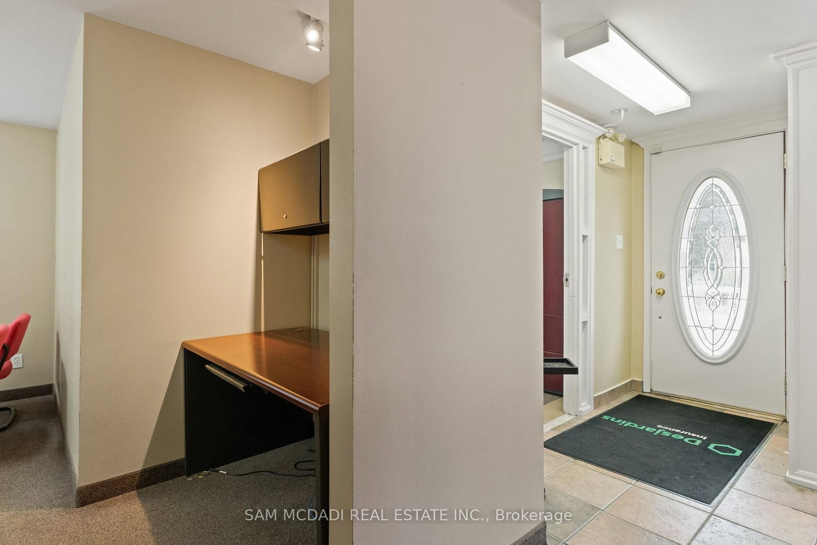 571 Kingston Road W - Photo 4