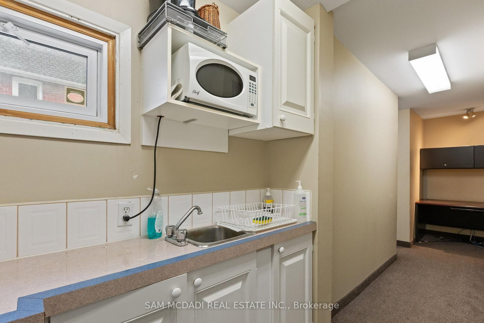 571 Kingston Road W - Photo 7