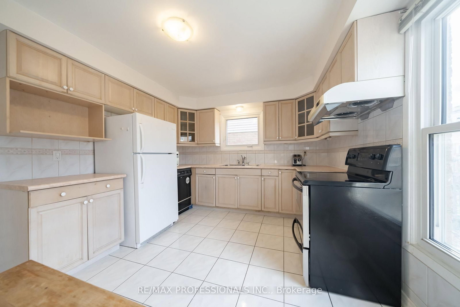 Detached House sold at 23 Jacob Fisher Drive, Toronto, Ontario, M1B 4K3 - Malvern - MLS: E12896374