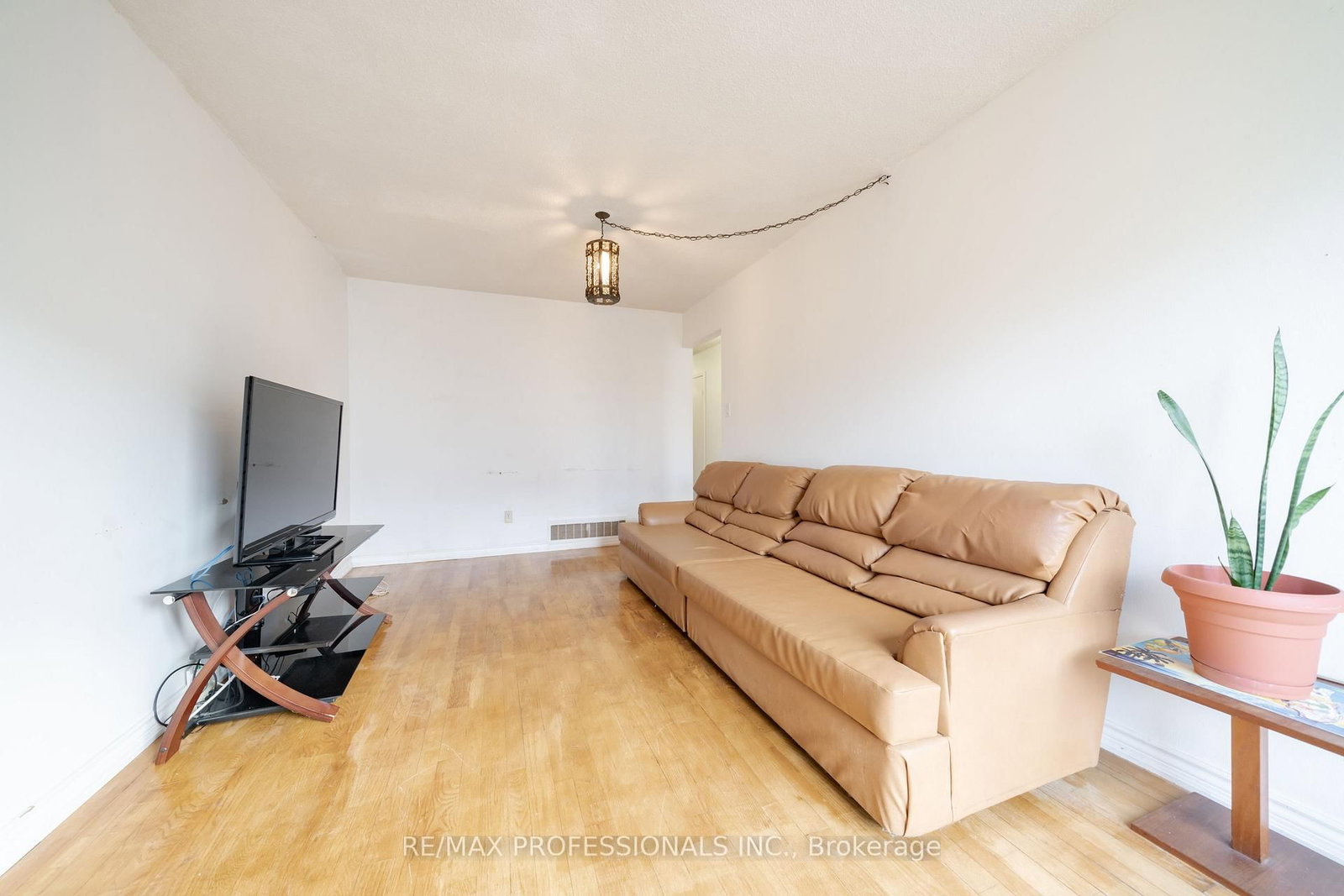 Detached House sold at 23 Jacob Fisher Drive, Toronto, Ontario, M1B 4K3 - Malvern - MLS: E12896374