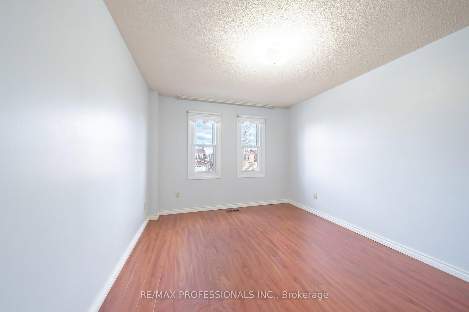 Detached House sold at 23 Jacob Fisher Drive, Toronto, Ontario, M1B 4K3 - Malvern - MLS: E12896374