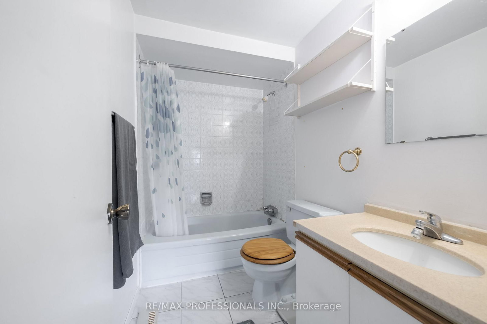 Detached House sold at 23 Jacob Fisher Drive, Toronto, Ontario, M1B 4K3 - Malvern - MLS: E12896374