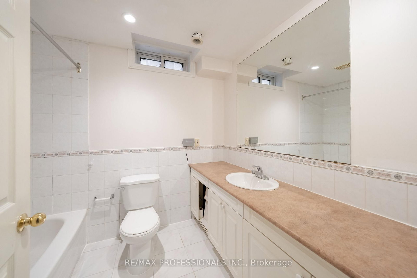 Detached House sold at 23 Jacob Fisher Drive, Toronto, Ontario, M1B 4K3 - Malvern - MLS: E12896374