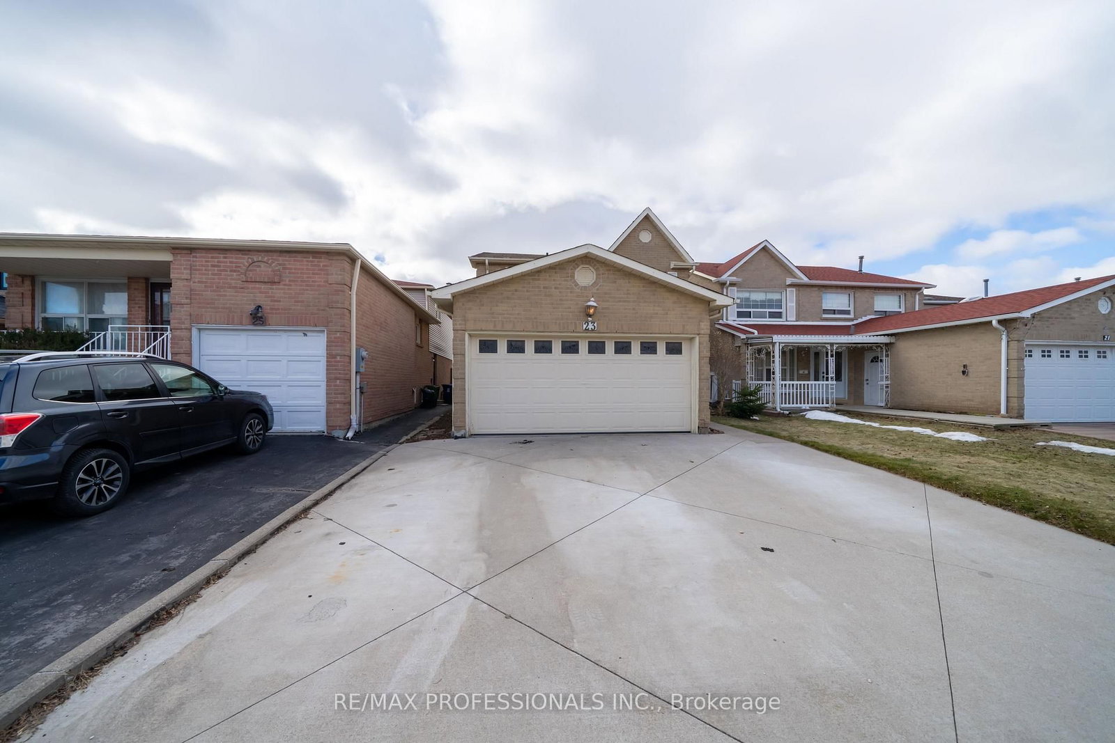 Detached House sold at 23 Jacob Fisher Drive, Toronto, Ontario, M1B 4K3 - Malvern - MLS: E12896374