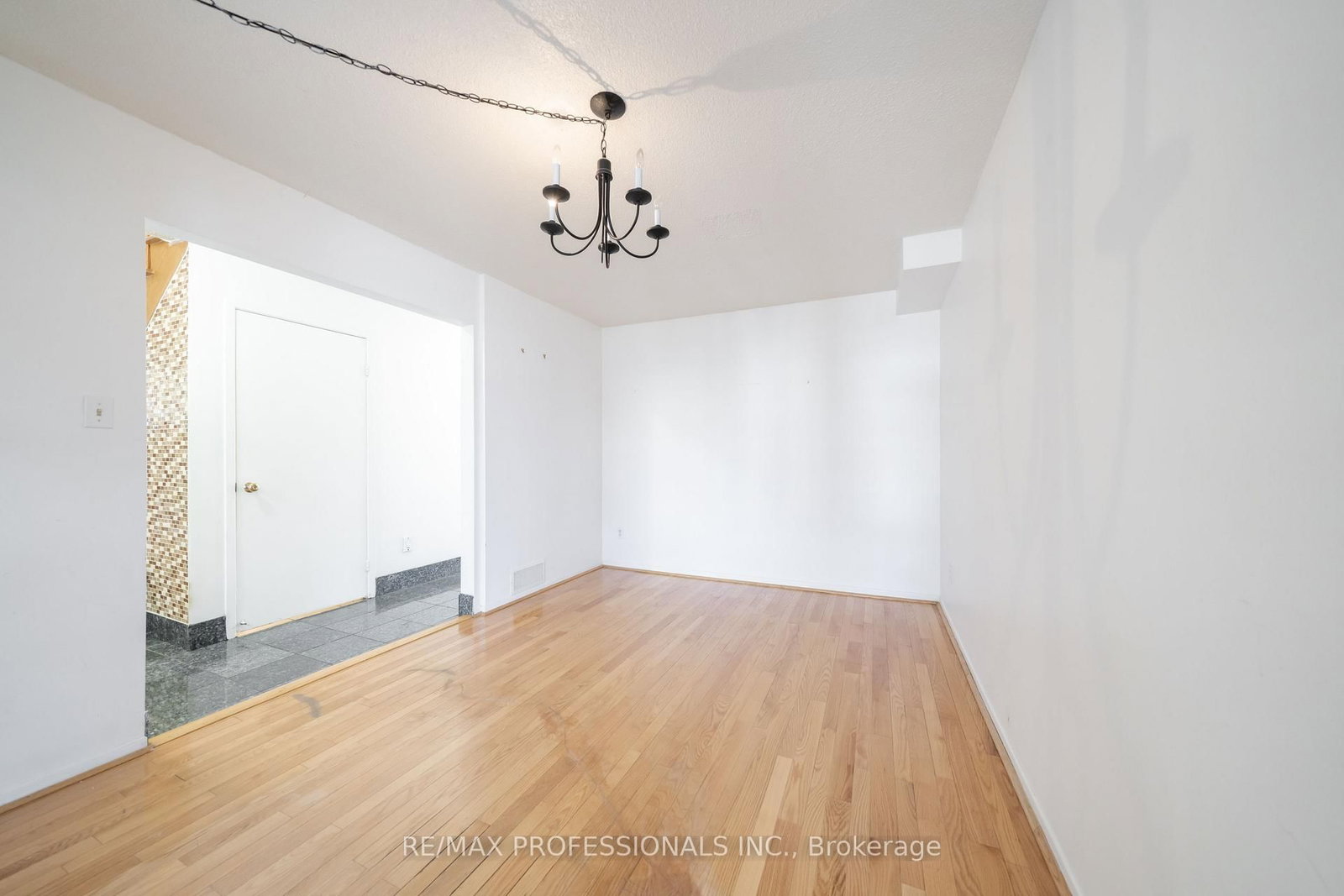 Detached House sold at 23 Jacob Fisher Drive, Toronto, Ontario, M1B 4K3 - Malvern - MLS: E12896374