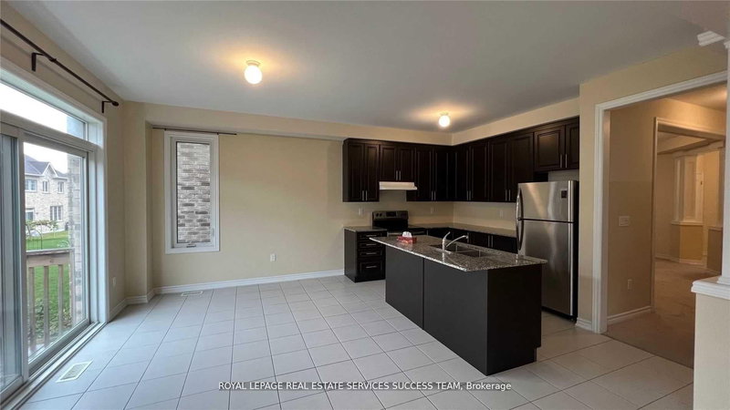 1915 Douglas Langtree Dr, Oshawa, L1K 0Y6 | Image 3