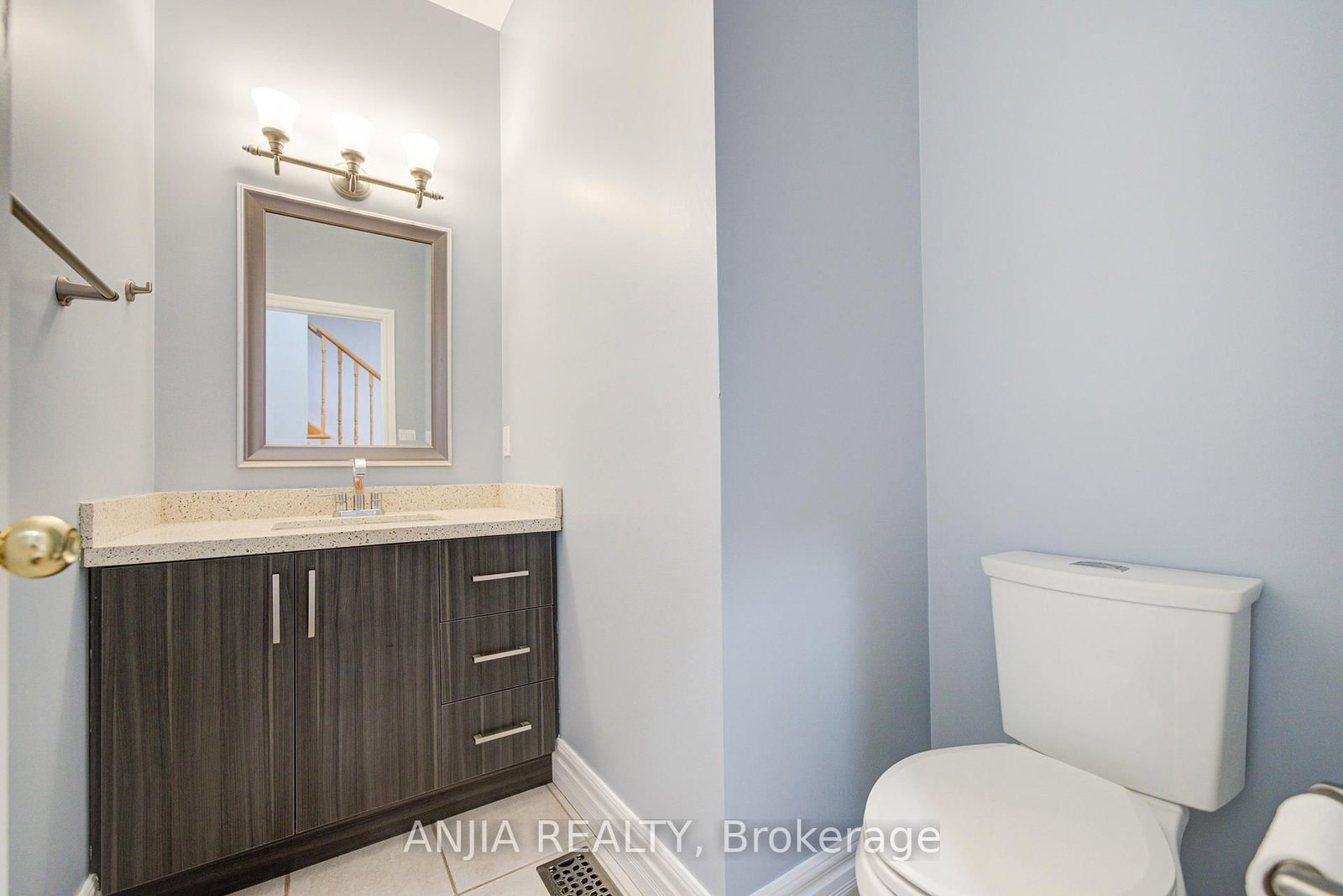 Detached House for sale at 10 Thistledown Crescent, Whitby, Ontario, L1R 3P2 - Taunton North - MLS: E12897738