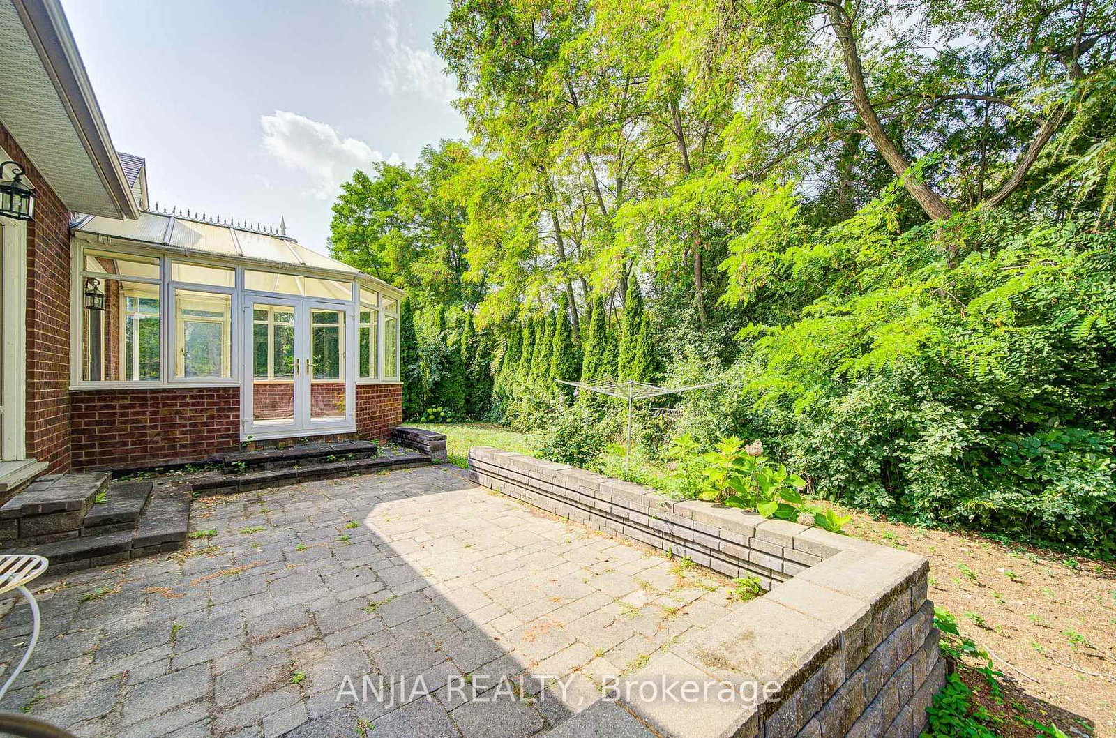 Detached House for sale at 10 Thistledown Crescent, Whitby, Ontario, L1R 3P2 - Taunton North - MLS: E12897738