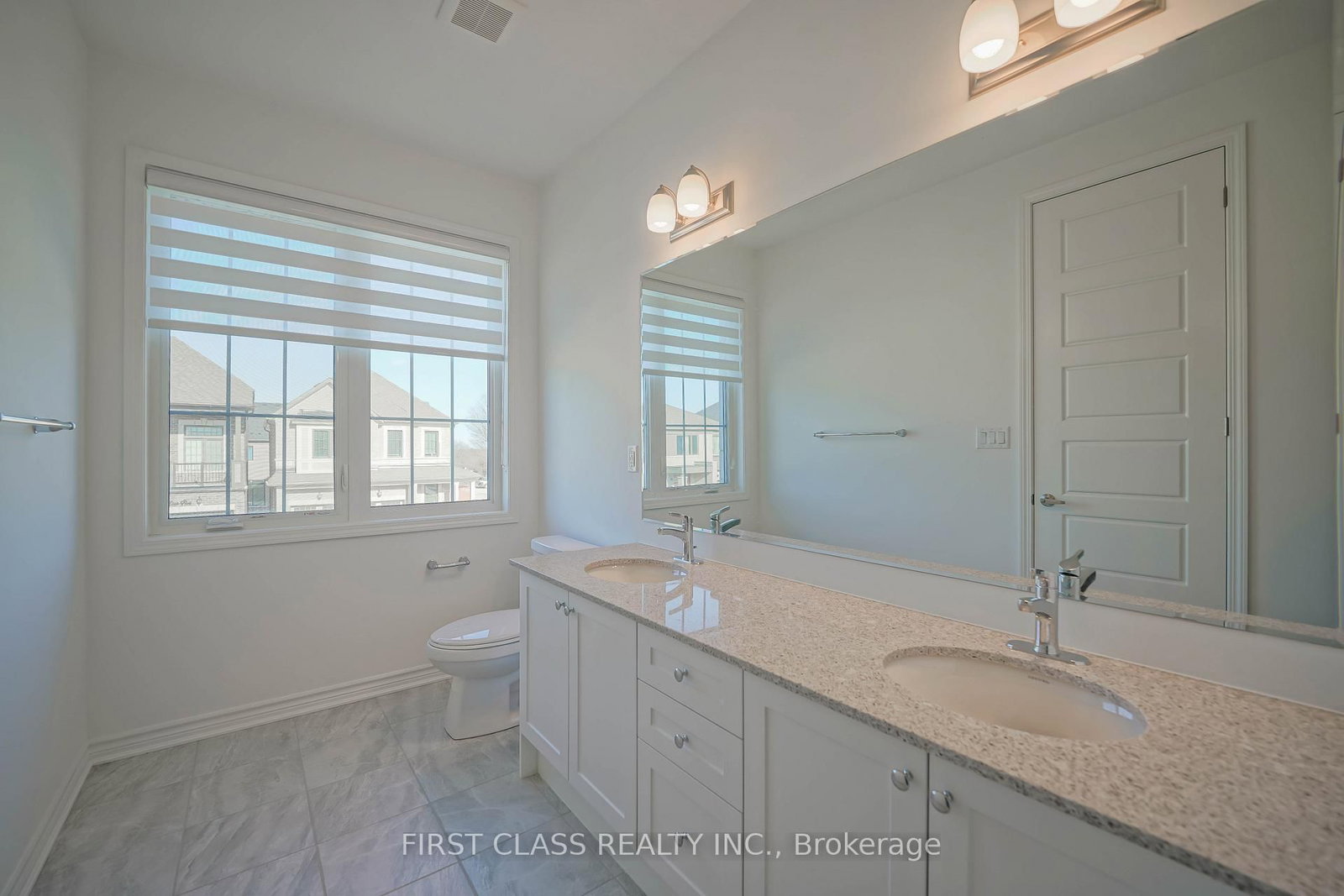 1913 Narcissus Gardens • Pickering, ON photo 16