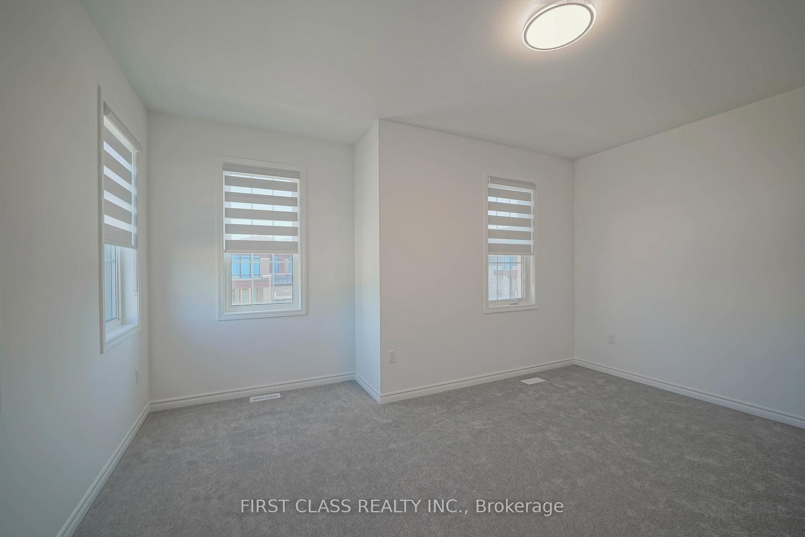 1913 Narcissus Gardens • Pickering, ON photo 21