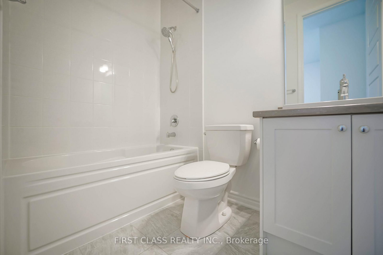 1913 Narcissus Gardens • Pickering, ON photo 22