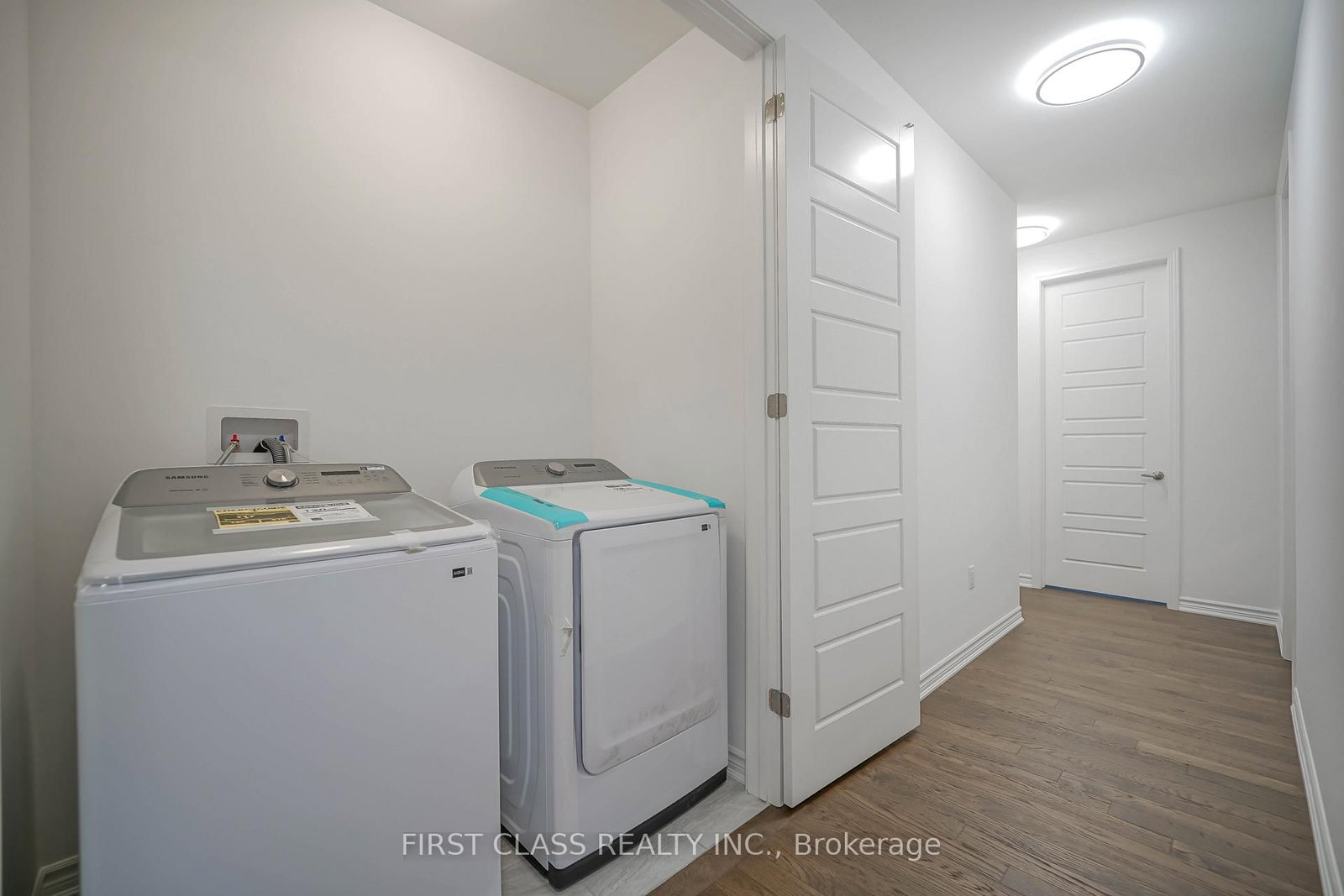 1913 Narcissus Gardens • Pickering, ON photo 24