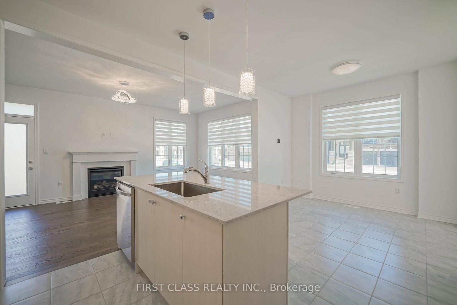 1913 Narcissus Gardens • Pickering, ON photo 7