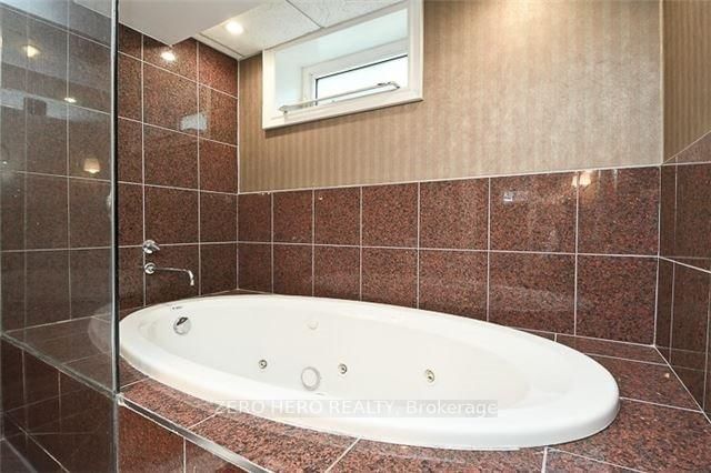 291 Richmond Street E, Unit Basement - Photo 11