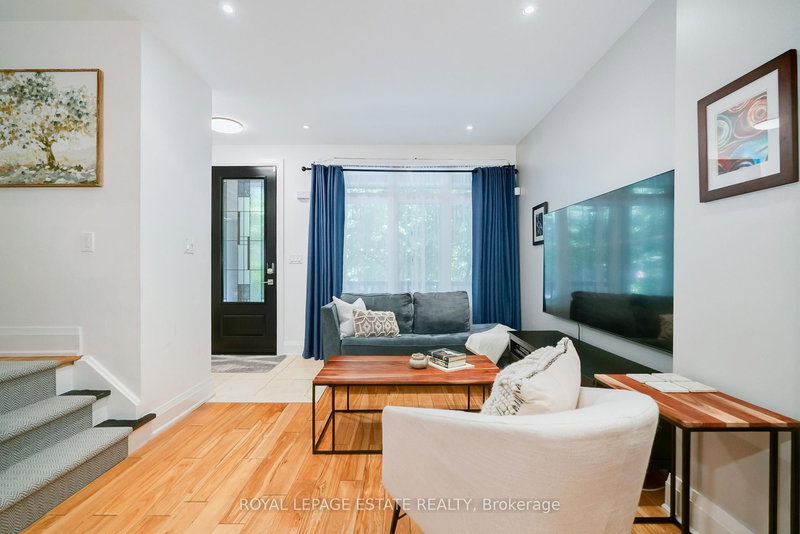 18 Bastedo Ave, Toronto, M4C 3M7 | Image 3