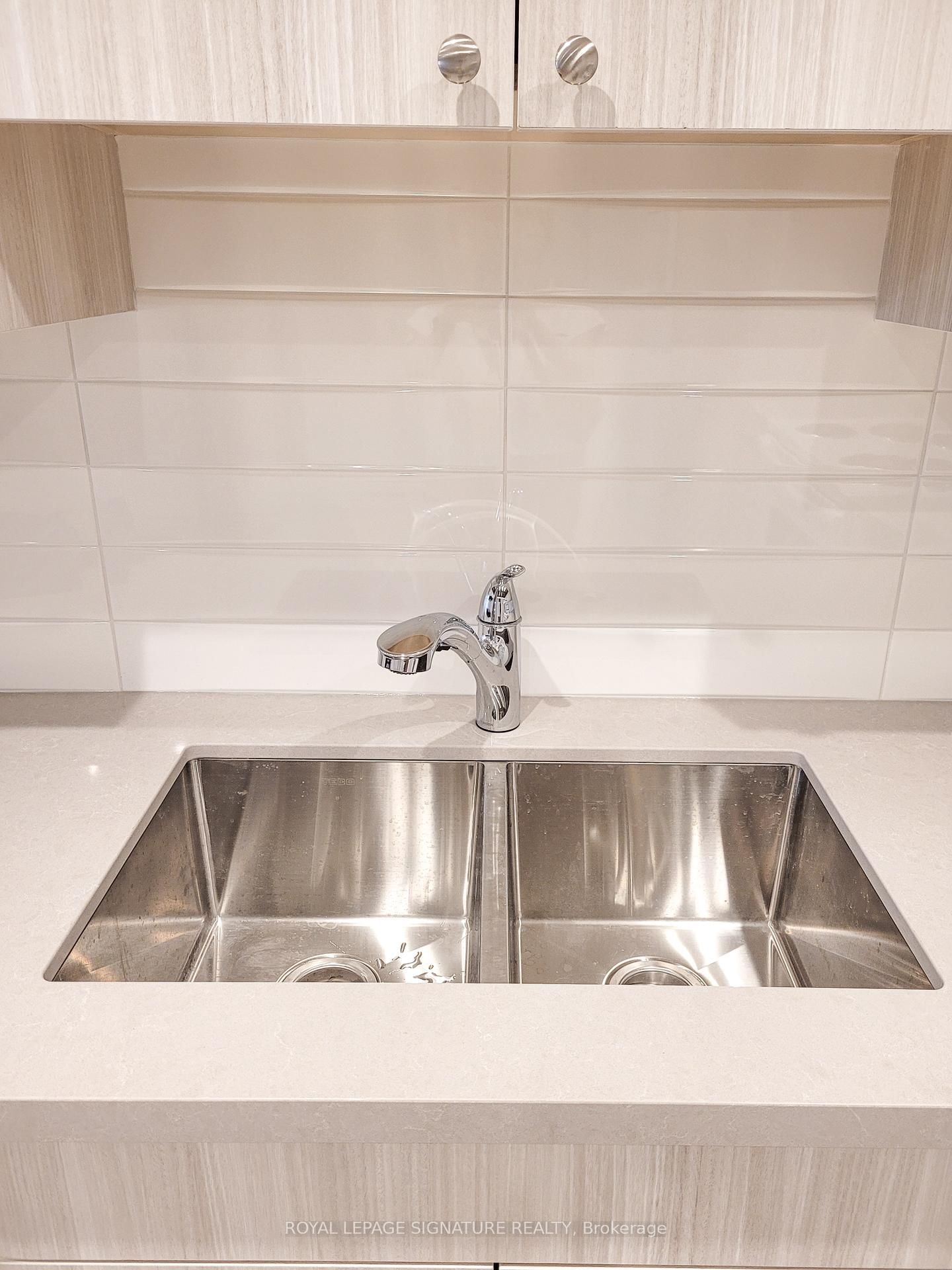 18 Coxwell Avenue, Unit Lower - Photo 9