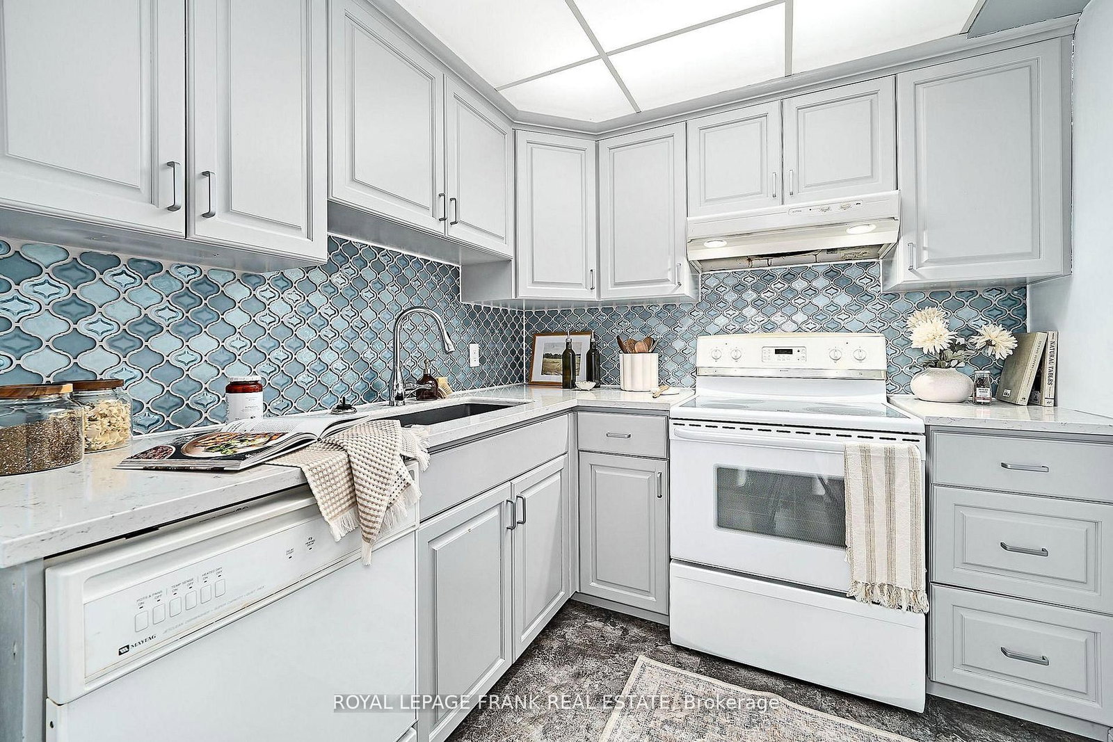 55 William Street E, Unit 505 - Photo 11