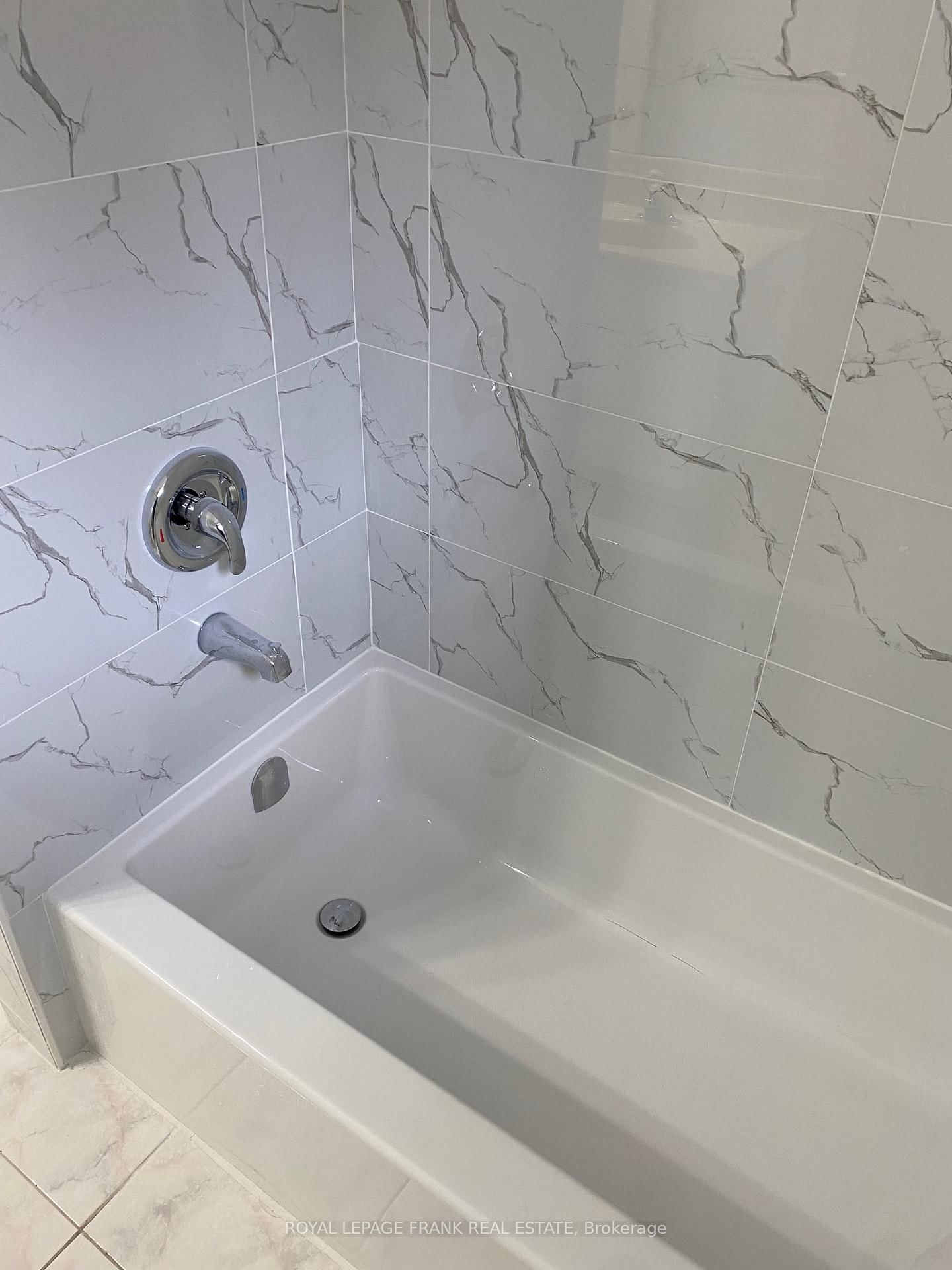 Detached House for lease at 226 Parlette Avenue, Toronto, Ontario, M1C 2S5 - Rouge E10 - MLS: E12900562