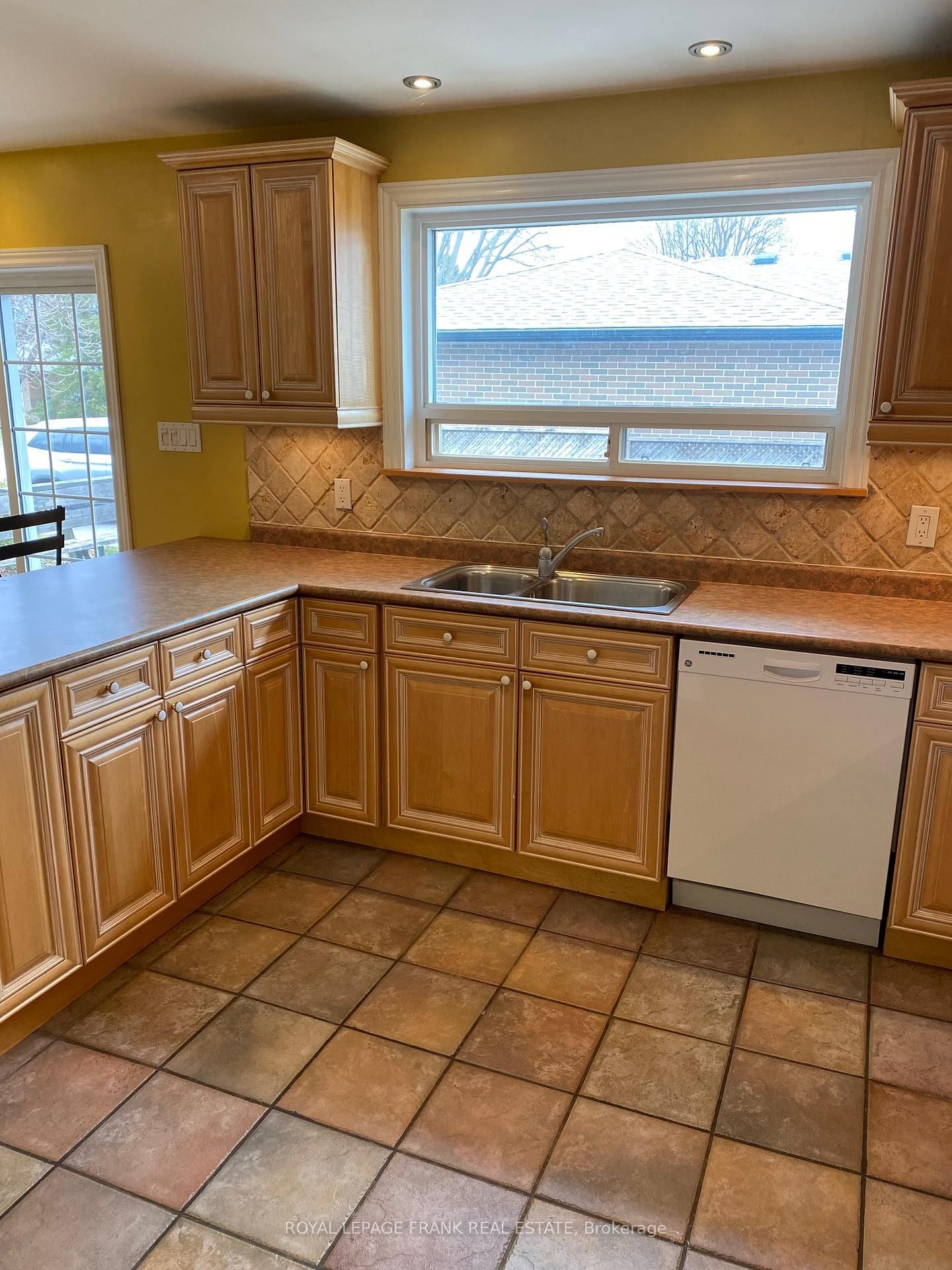 Detached House for lease at 226 Parlette Avenue, Toronto, Ontario, M1C 2S5 - Rouge E10 - MLS: E12900562