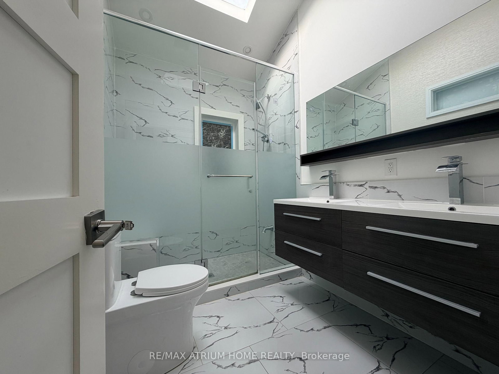 Detached House for lease at Main-136 Wye Valley Road, Toronto, Ontario, M1P 2B1 - Dorset Park - MLS: E12900770