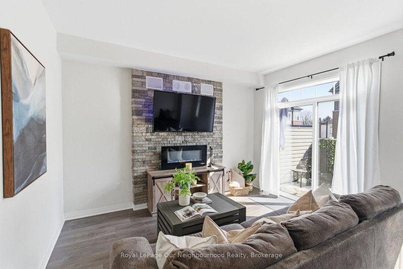 818 Atwater Path, Oshawa, L1J 0E8 | Image 3