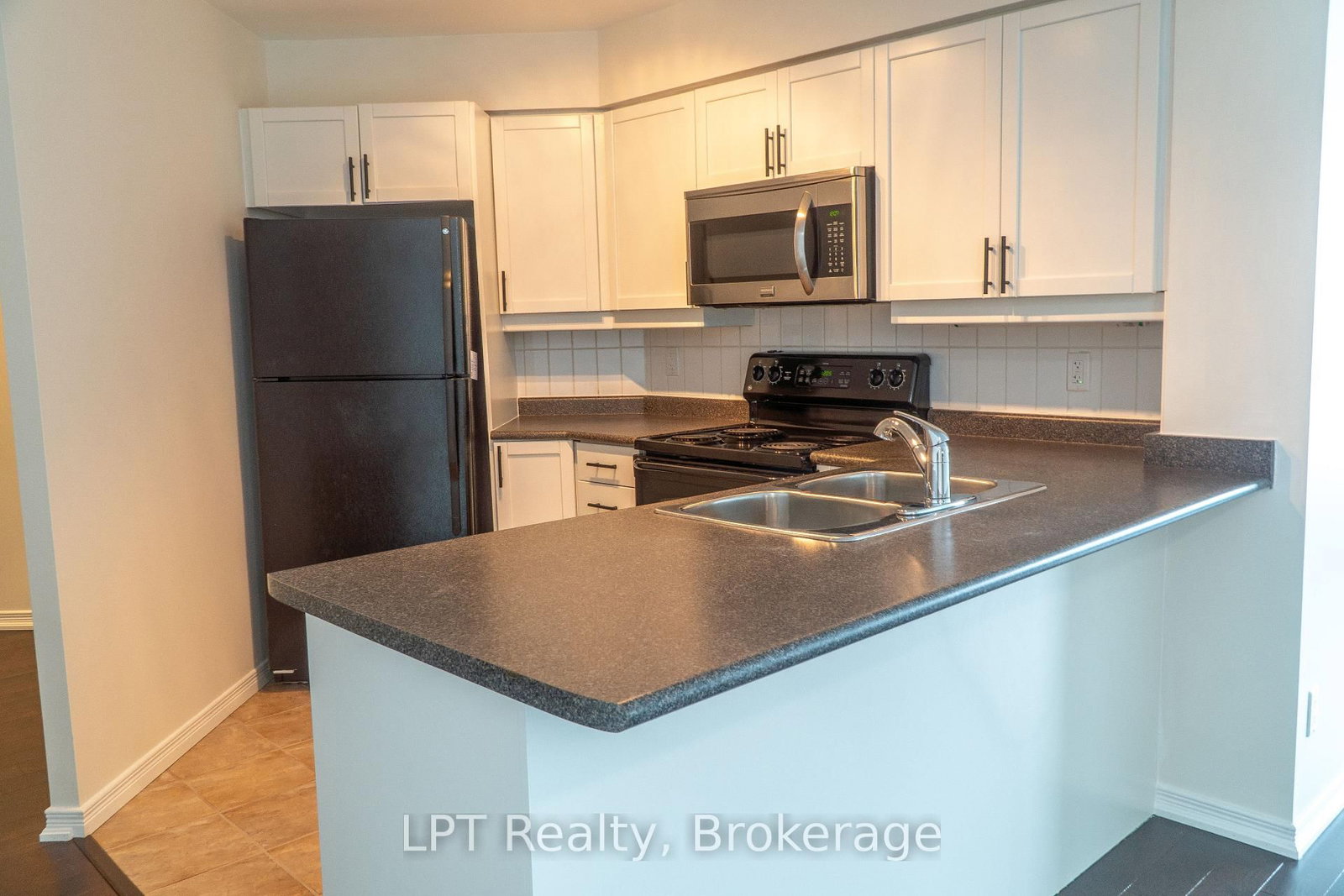 340 W Watson Street W, Unit 815 - Photo 16