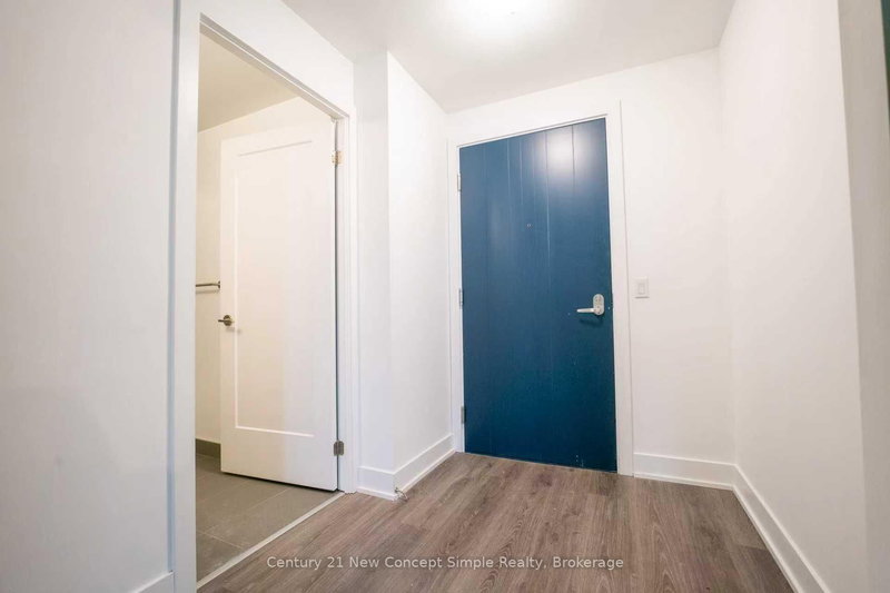 home for lease on 205-2545 Simcoe Street N