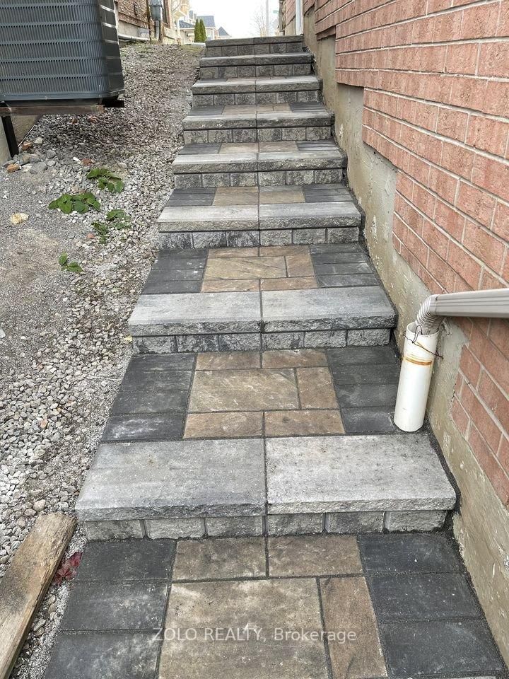 home for lease on Lower-33 Styles Crescent