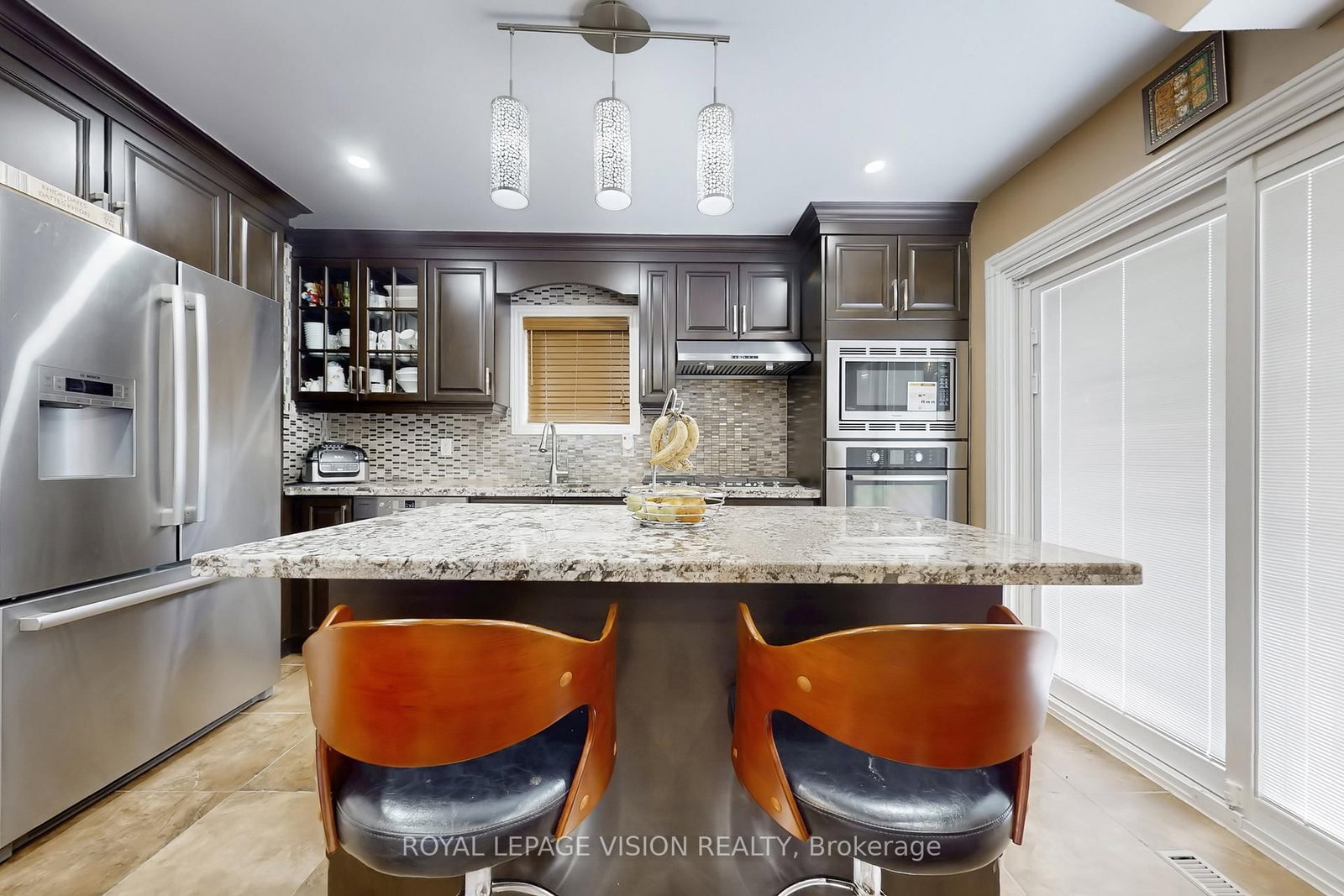 Detached House for sale at 1855 Ashford Drive, Pickering, Ontario, L1V 6E1 - Village East - MLS: E12902128