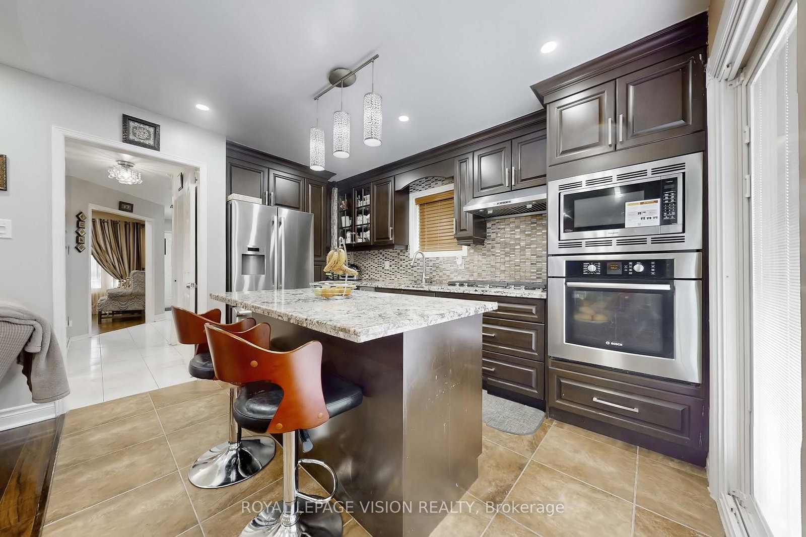 Detached House for sale at 1855 Ashford Drive, Pickering, Ontario, L1V 6E1 - Village East - MLS: E12902128