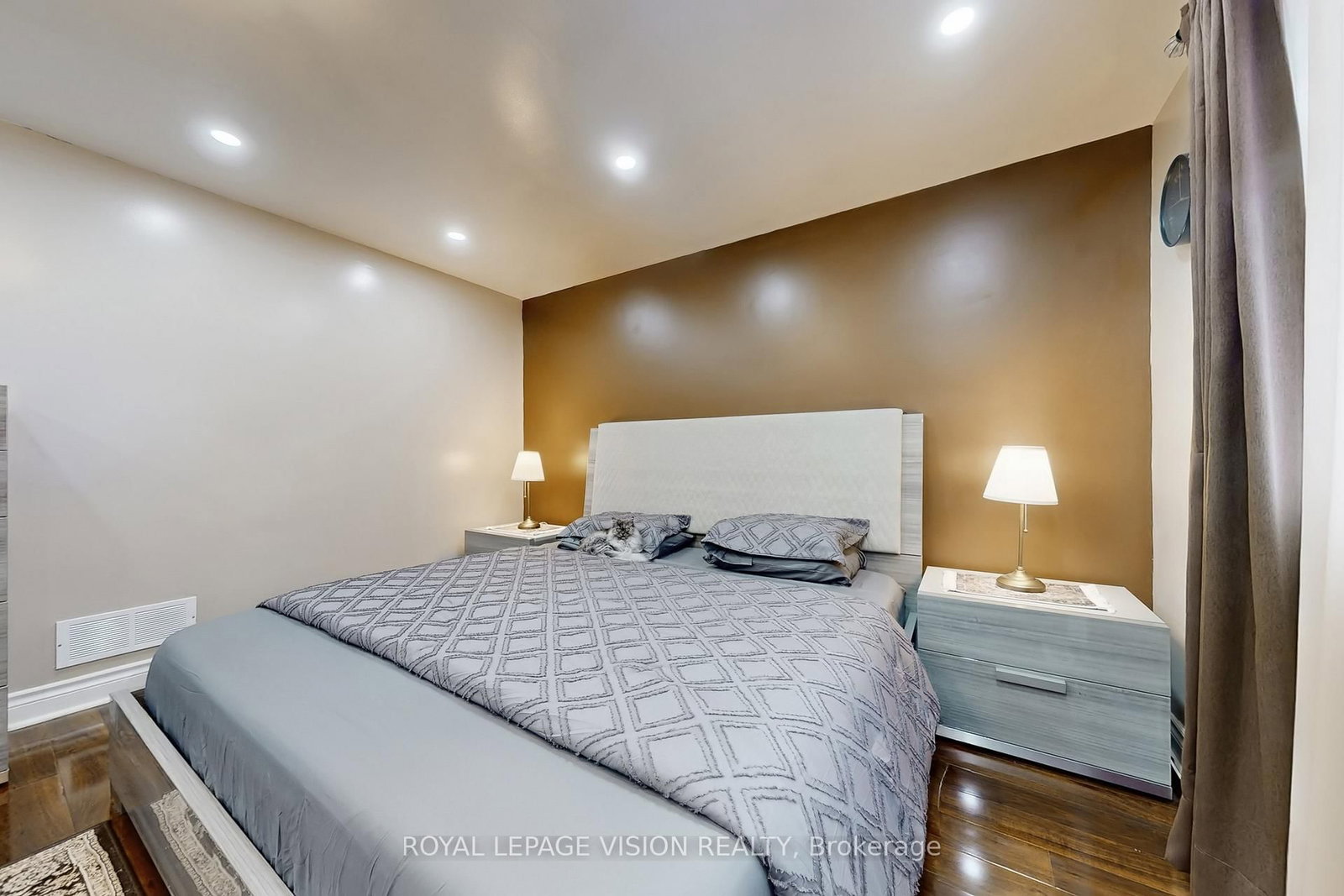 Detached House for sale at 1855 Ashford Drive, Pickering, Ontario, L1V 6E1 - Village East - MLS: E12902128