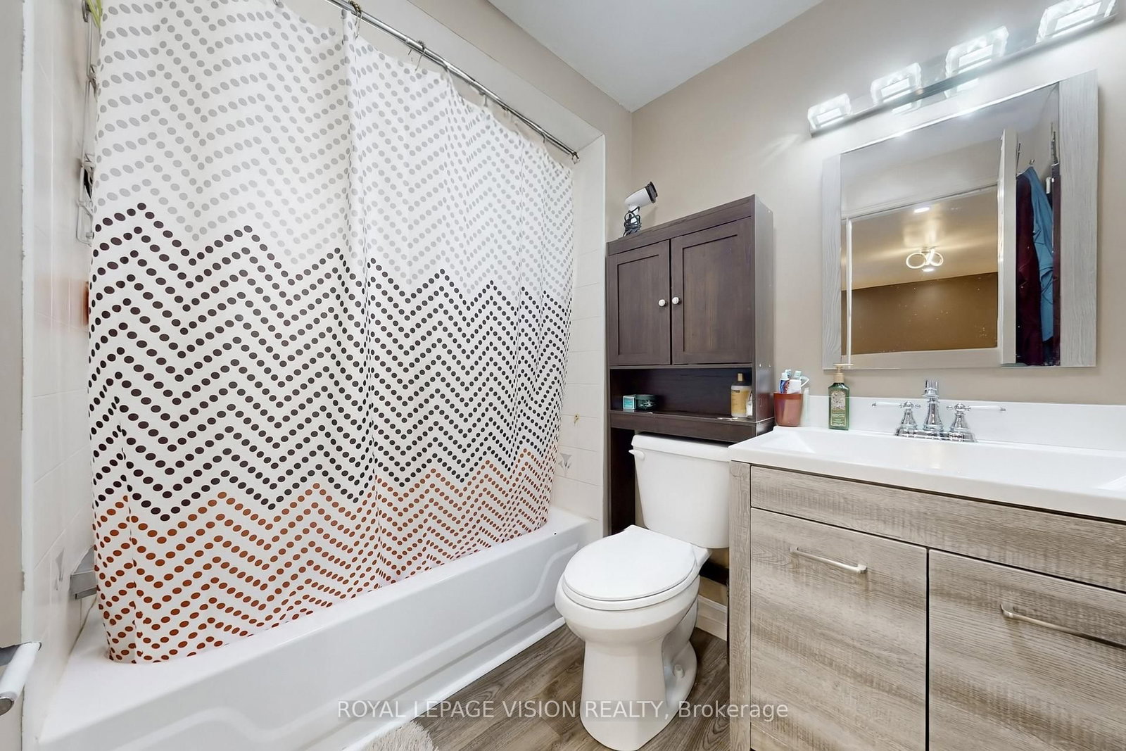 Detached House for sale at 1855 Ashford Drive, Pickering, Ontario, L1V 6E1 - Village East - MLS: E12902128