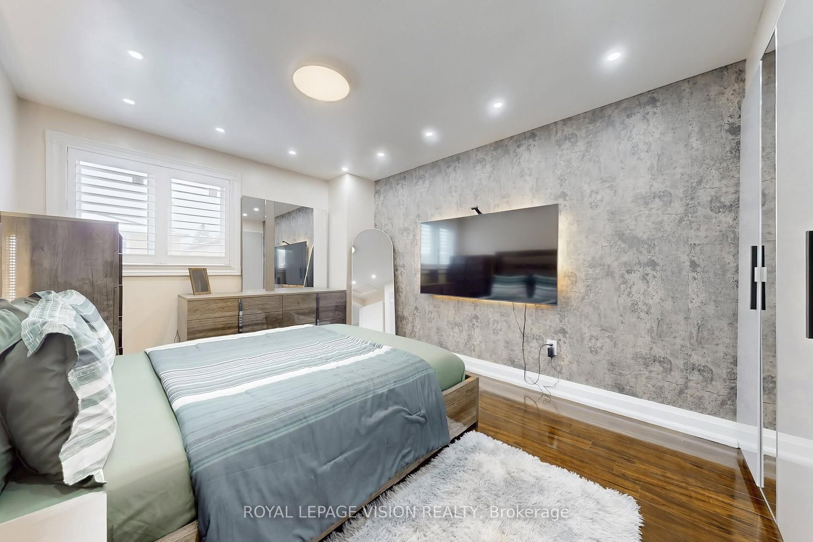 Detached House for sale at 1855 Ashford Drive, Pickering, Ontario, L1V 6E1 - Village East - MLS: E12902128