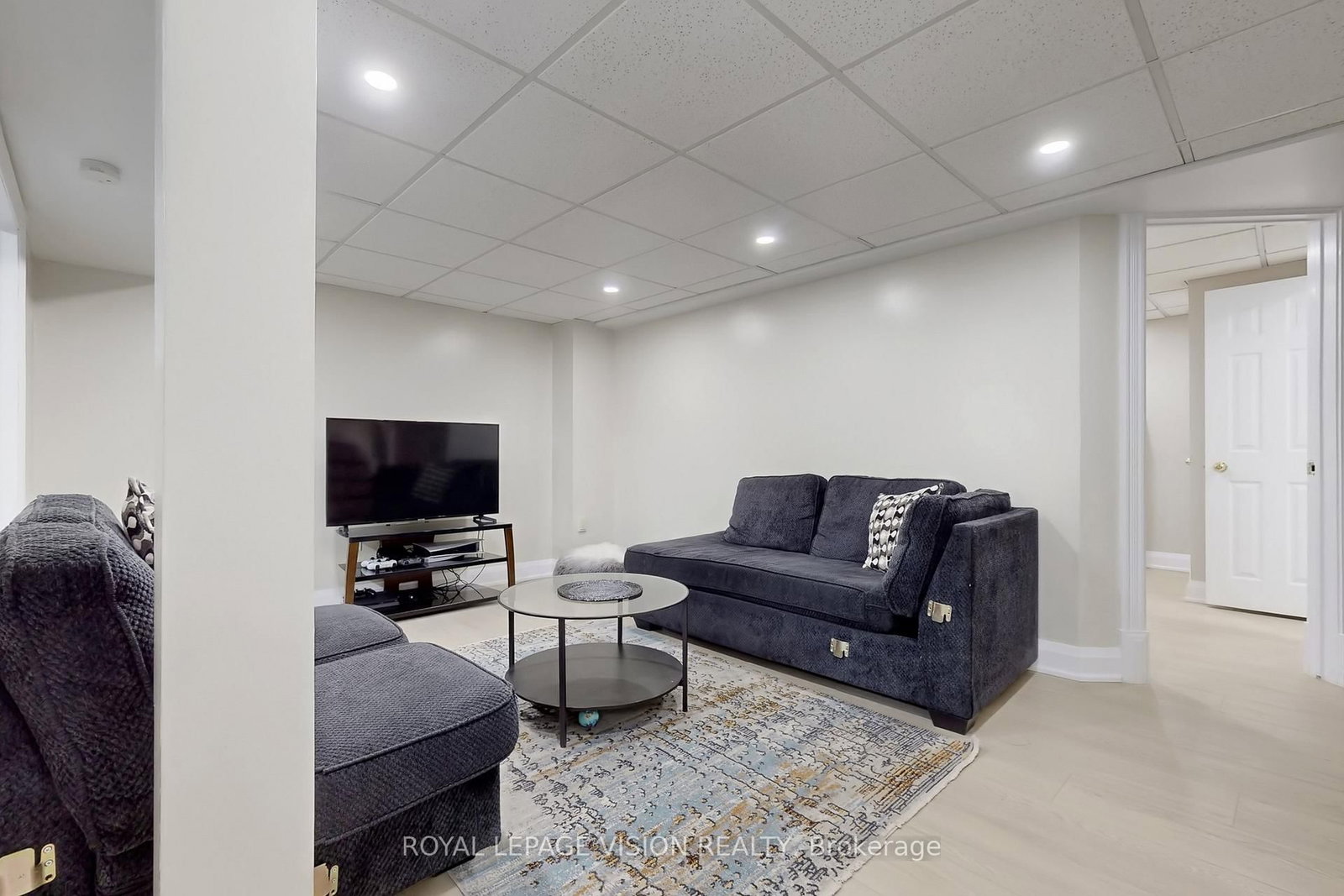 Detached House for sale at 1855 Ashford Drive, Pickering, Ontario, L1V 6E1 - Village East - MLS: E12902128