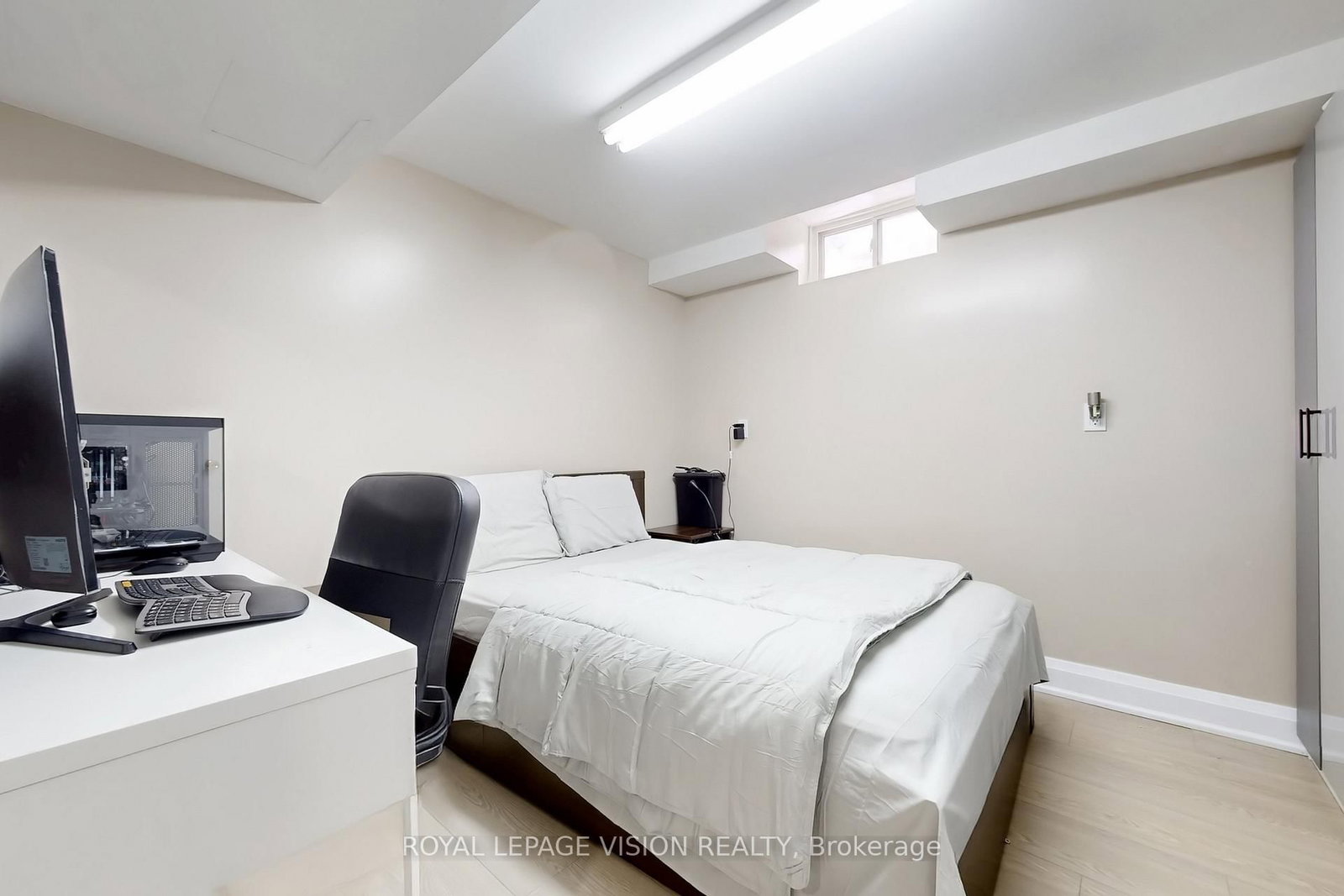 Detached House for sale at 1855 Ashford Drive, Pickering, Ontario, L1V 6E1 - Village East - MLS: E12902128