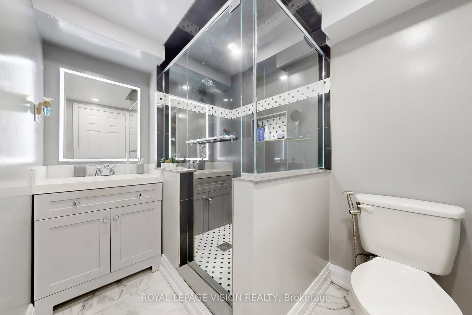 Detached House for sale at 1855 Ashford Drive, Pickering, Ontario, L1V 6E1 - Village East - MLS: E12902128