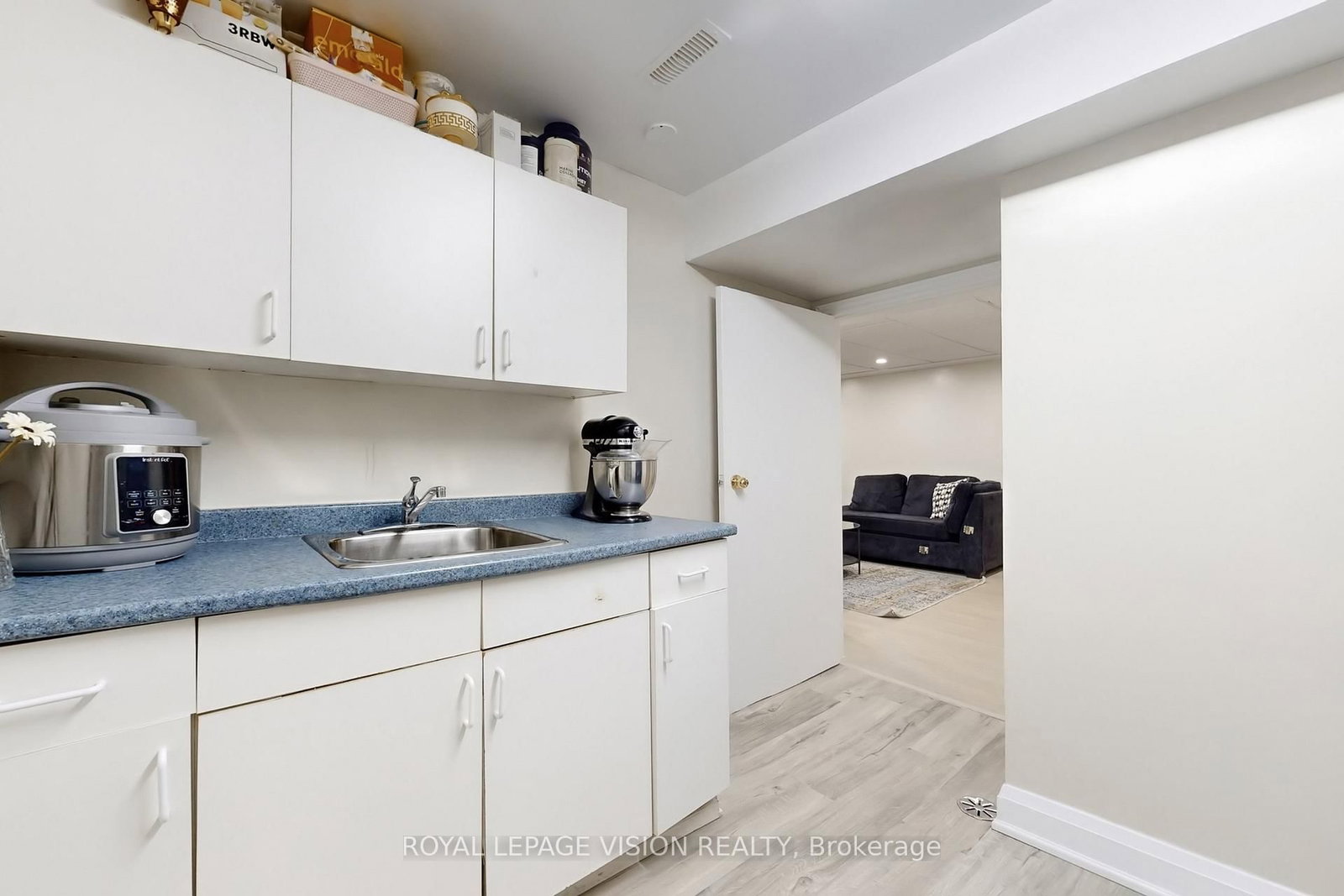 Detached House for sale at 1855 Ashford Drive, Pickering, Ontario, L1V 6E1 - Village East - MLS: E12902128