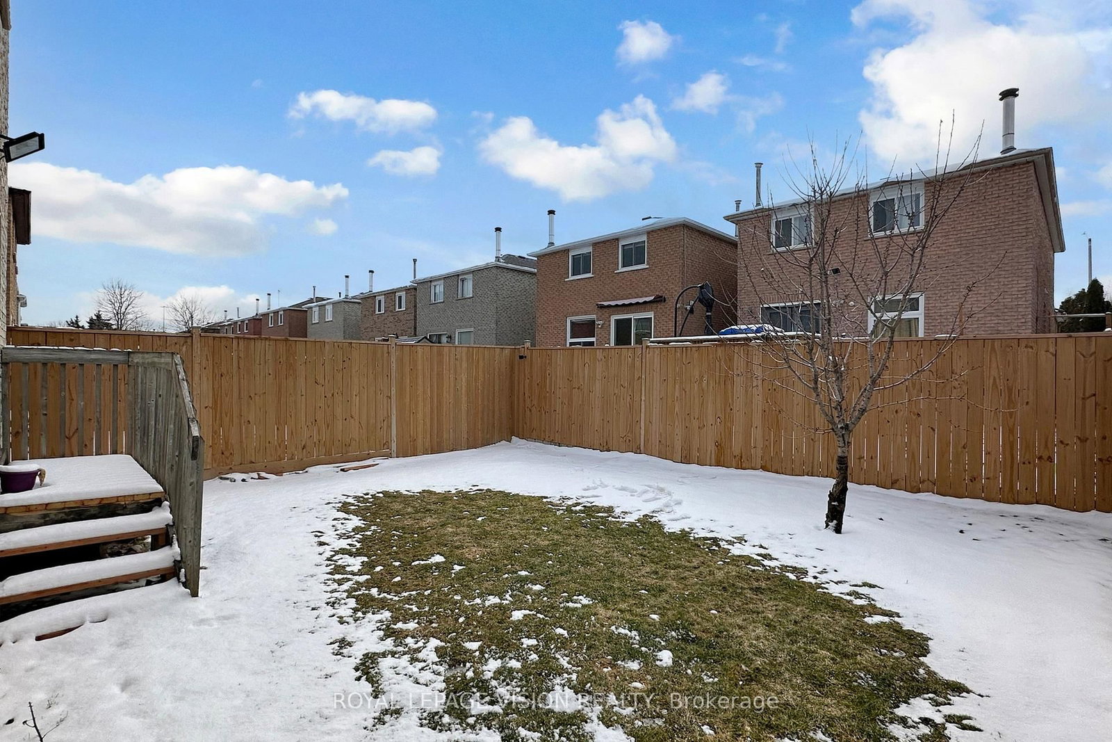 Detached House for sale at 1855 Ashford Drive, Pickering, Ontario, L1V 6E1 - Village East - MLS: E12902128