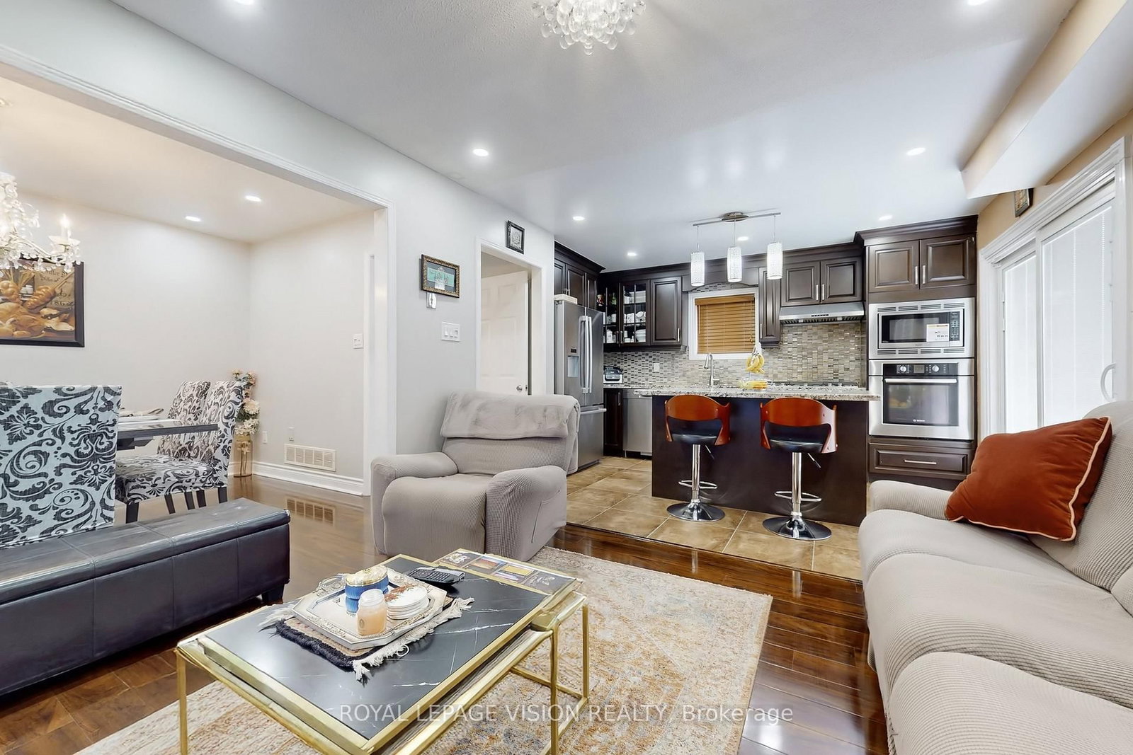 Detached House for sale at 1855 Ashford Drive, Pickering, Ontario, L1V 6E1 - Village East - MLS: E12902128