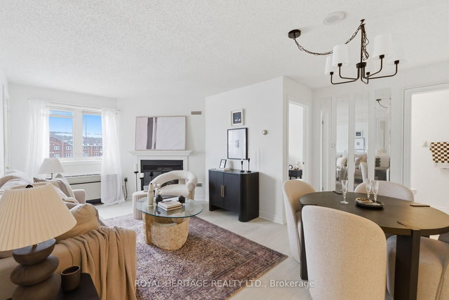 409 - 195 Lake Driveway W W