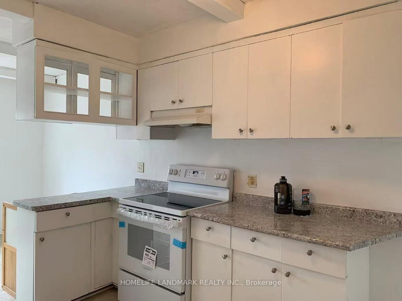 320 Elgin St W, Oshawa, L1J 2P3 | Image 3